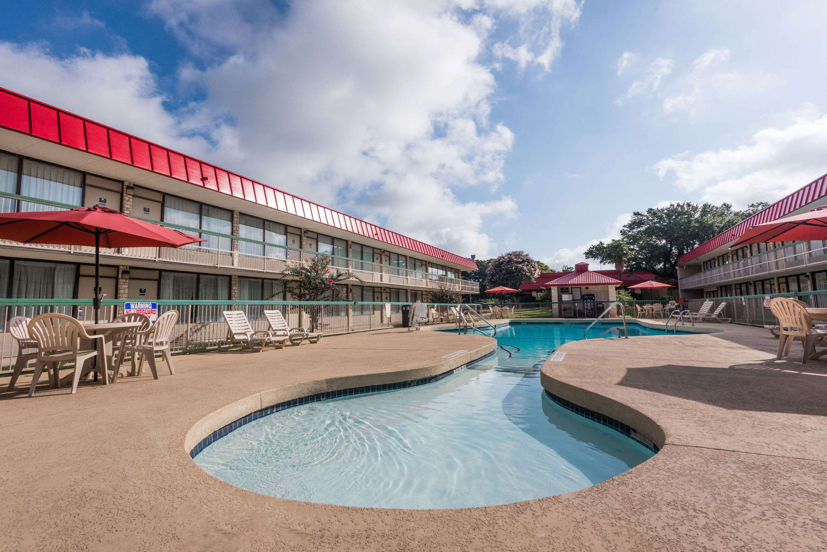 Pool | Ramada by Wyndham New Braunfels