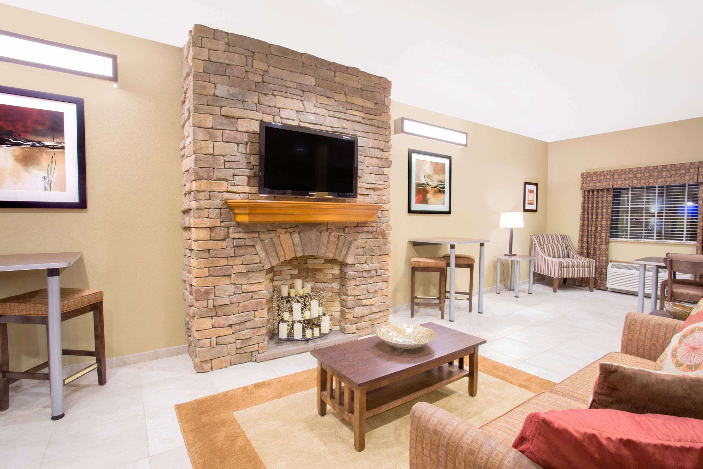 Lobby | SureStay Plus Hotel by Best Western Buckhannon