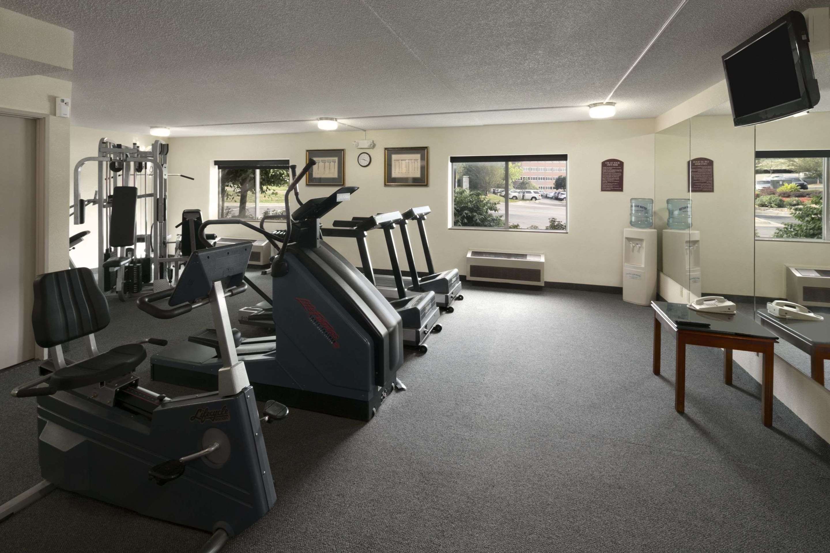Fitness Center | Days Inn & Suites by Wyndham Omaha NE