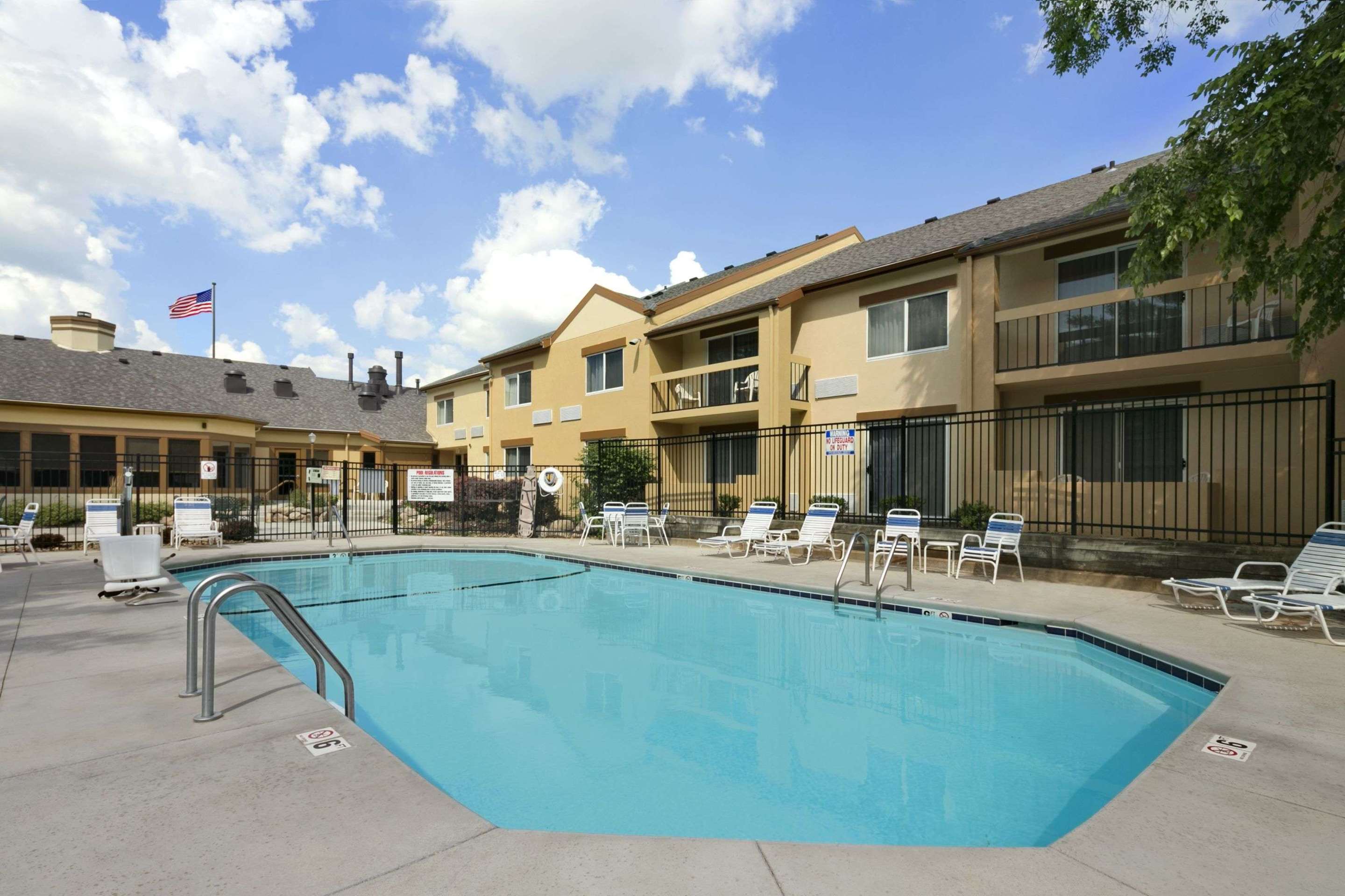 Pool | Days Inn & Suites by Wyndham Omaha NE
