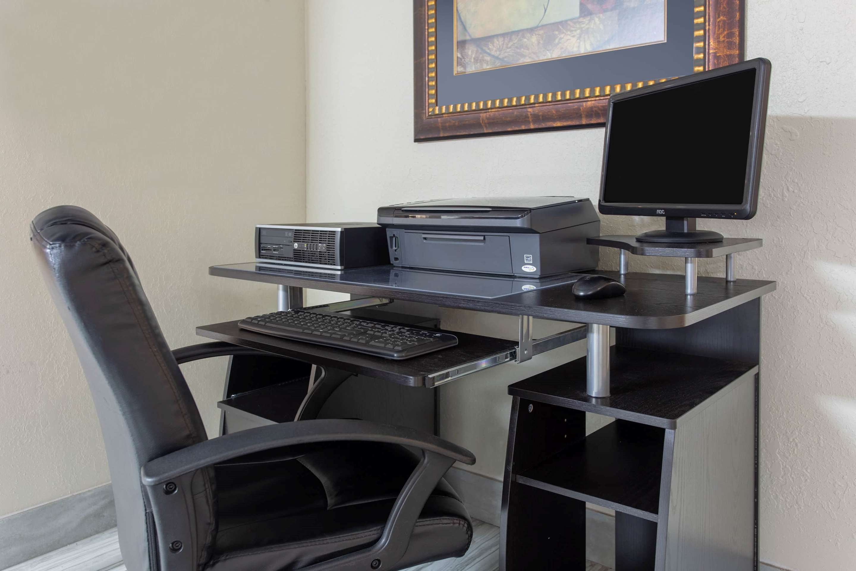 Business Center | Clarion Pointe Rhinelander Downtown