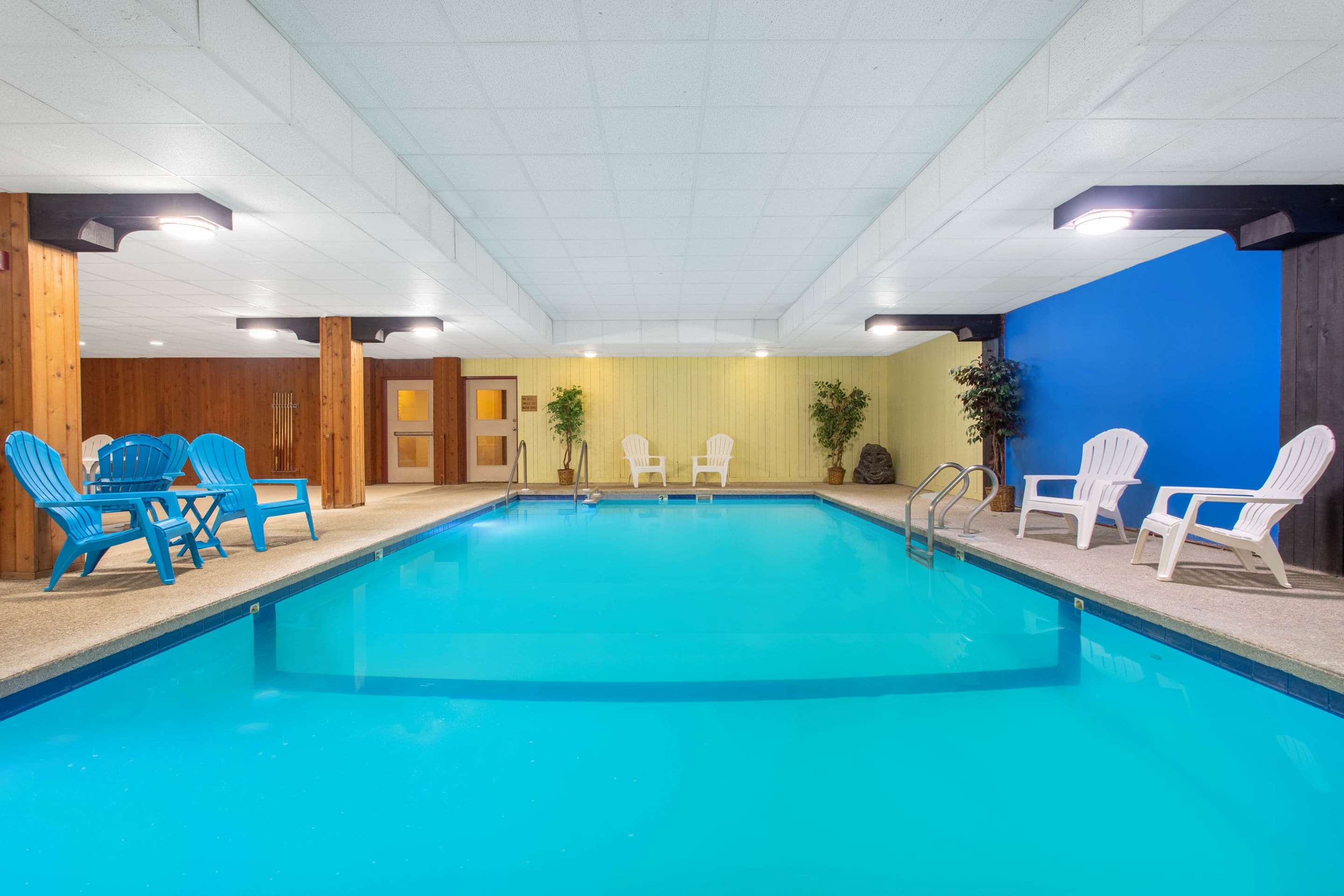 Pool | Clarion Pointe Rhinelander Downtown