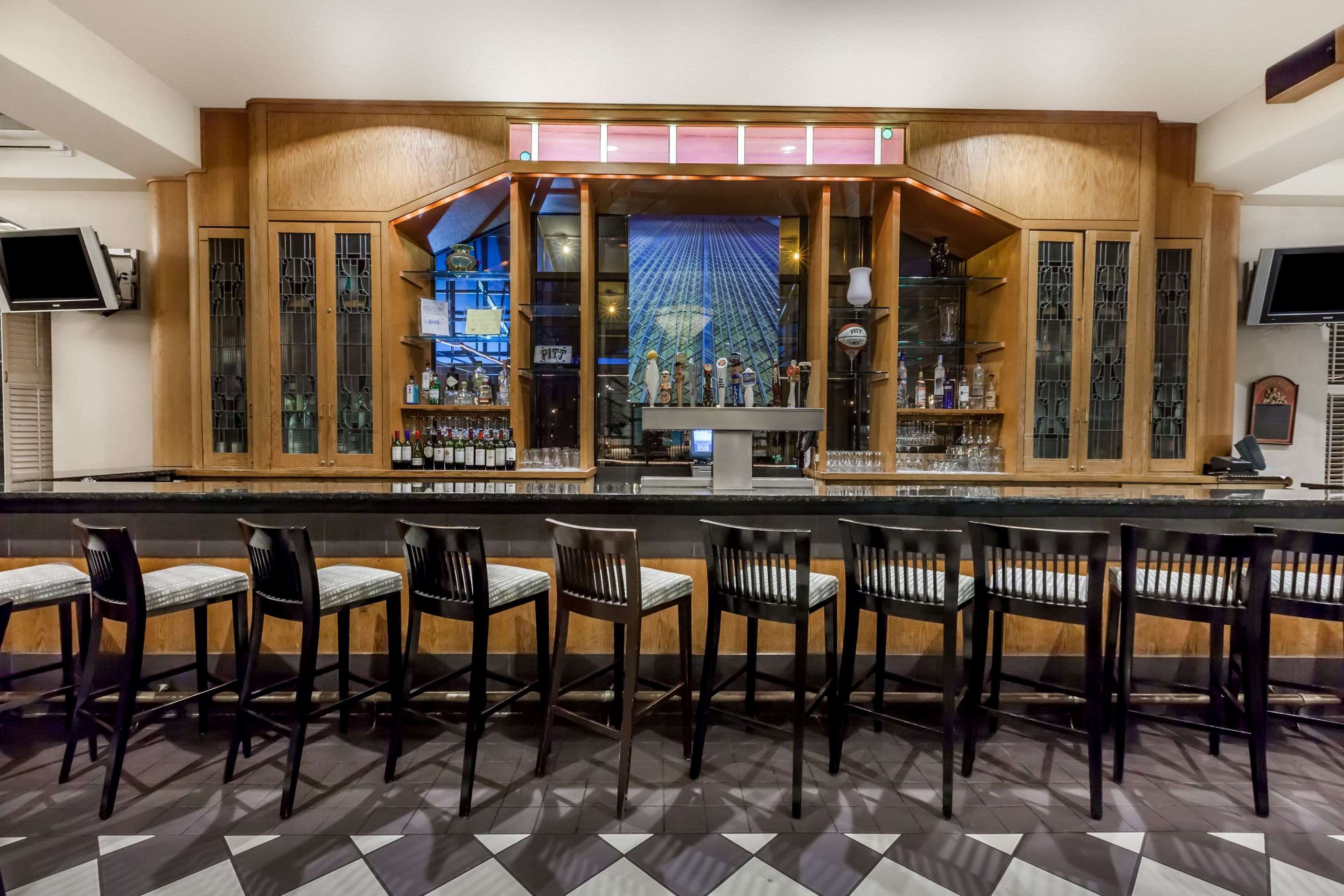 Bar | Wyndham Pittsburgh University Center