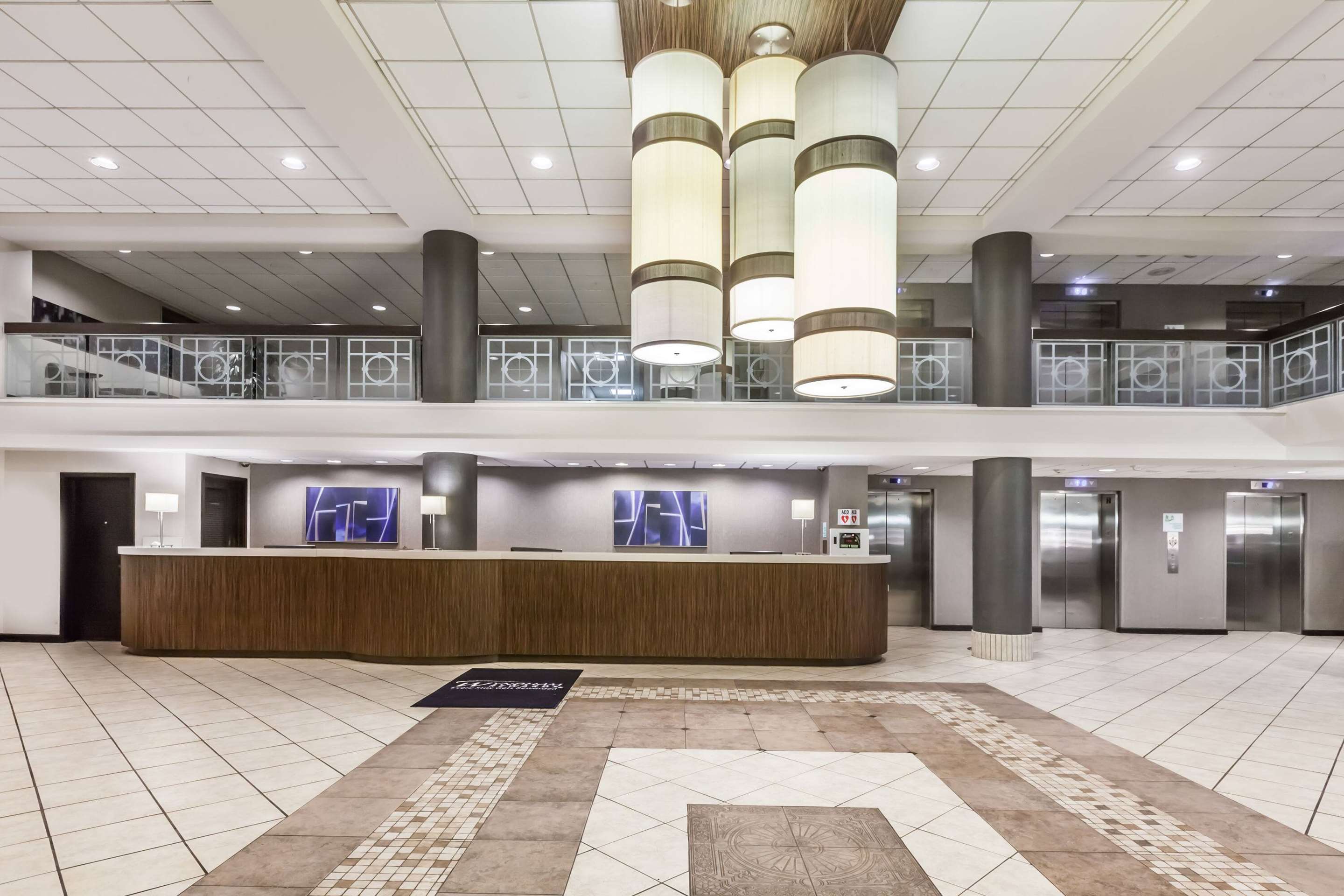 Lobby Reception | Wyndham Pittsburgh University Center