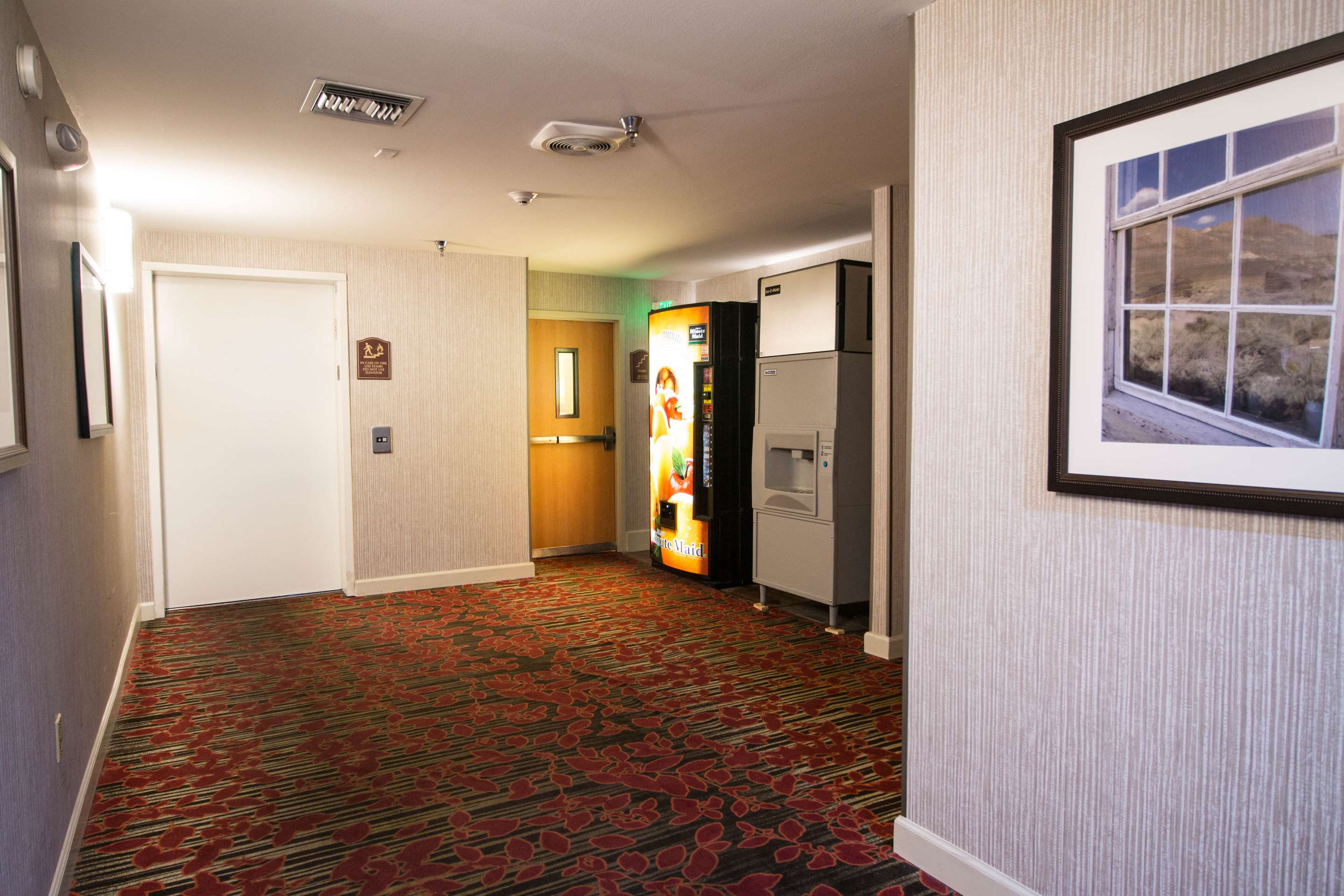 Third floor vending and ice machine