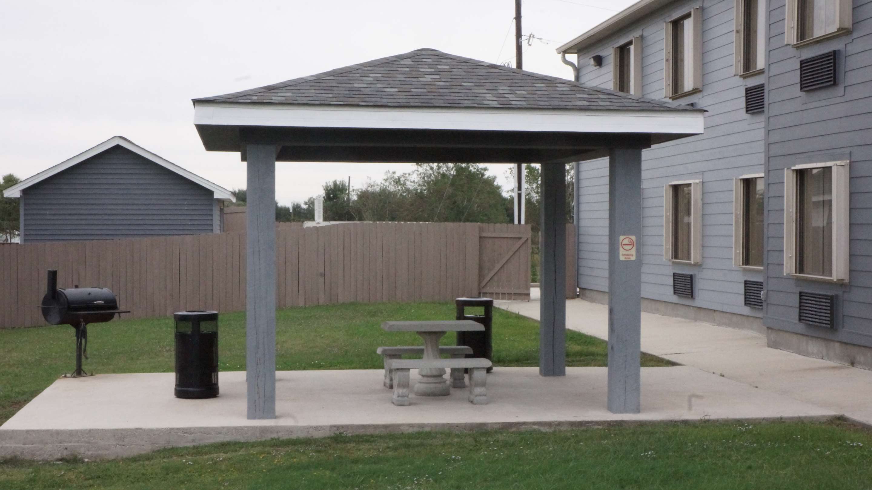 Outdoor Pavilion & BBQ Area