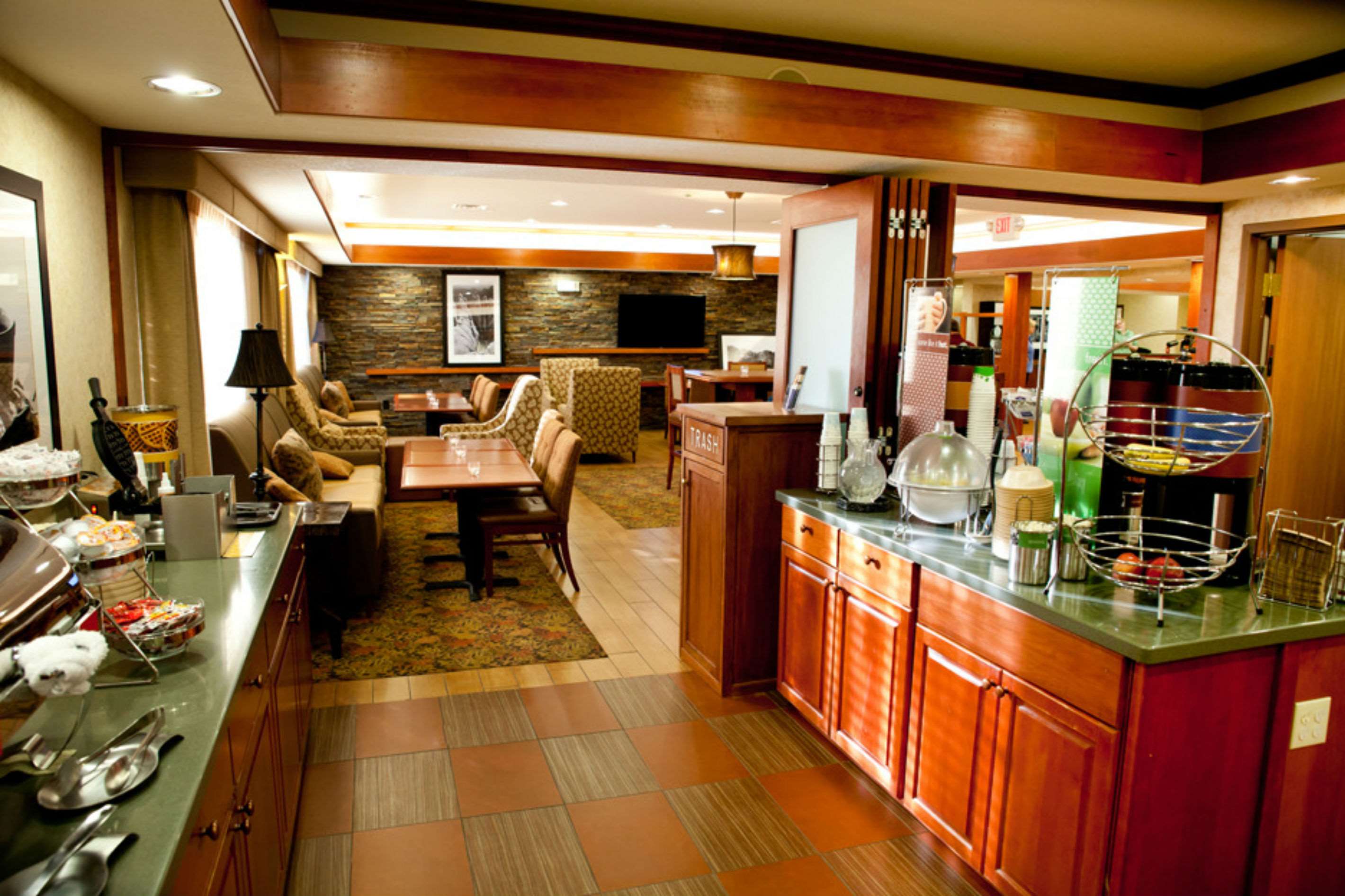 Restaurant | Hampton Inn Rapid City