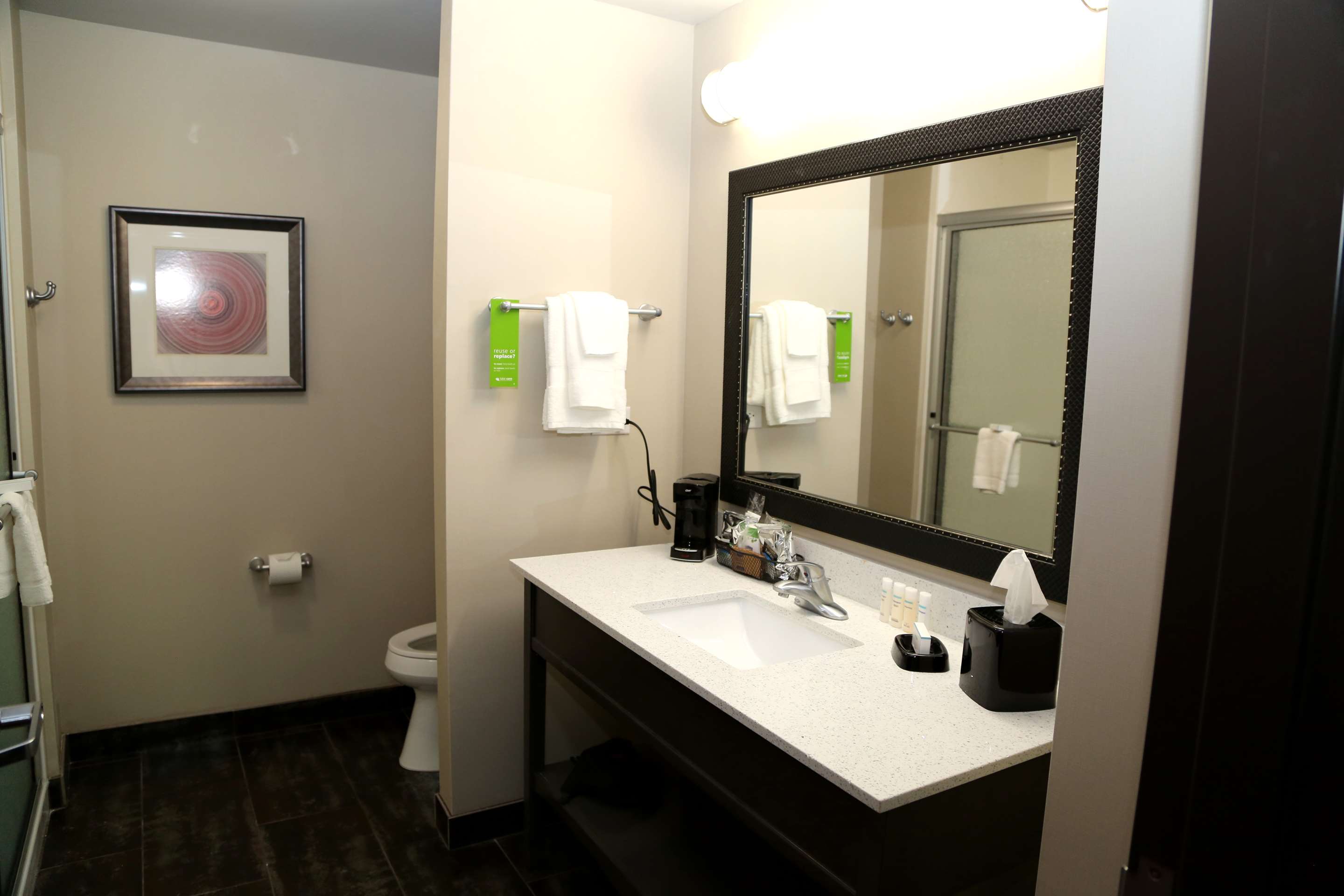 Guest room bath
