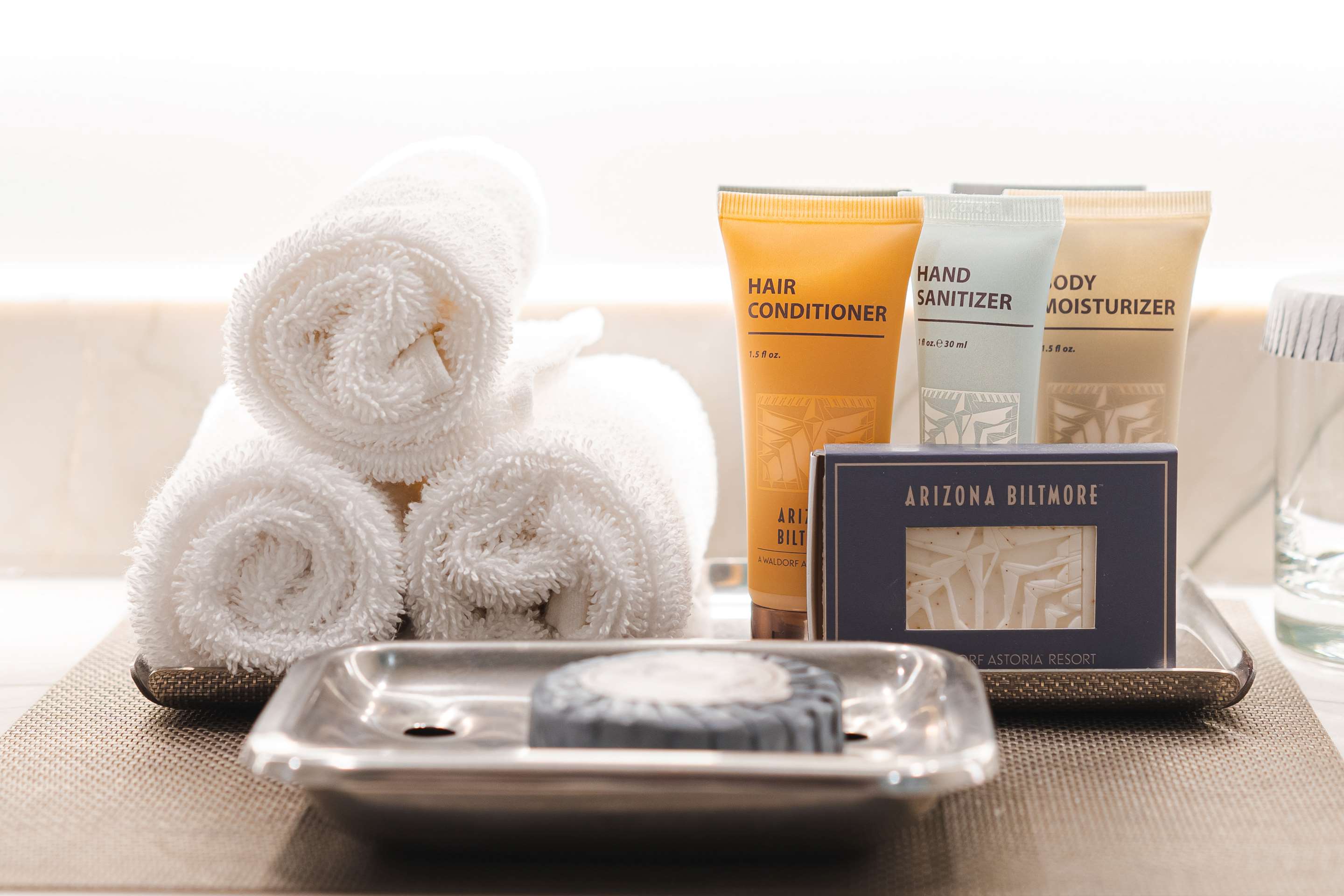Guest room bath