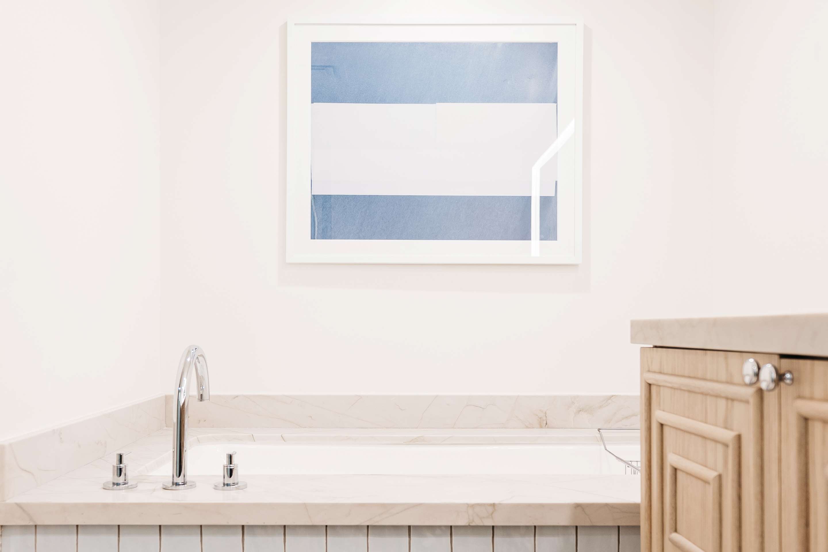 Guest room bath