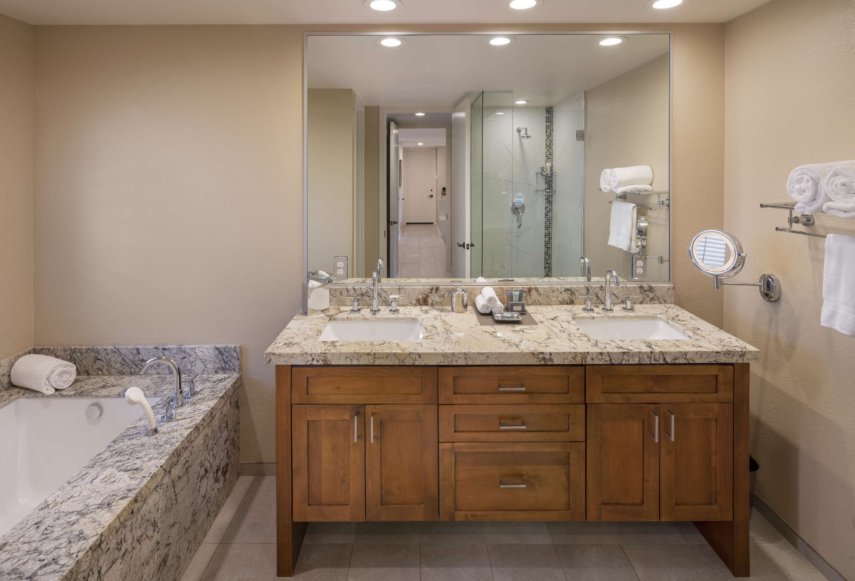 Guest room bath