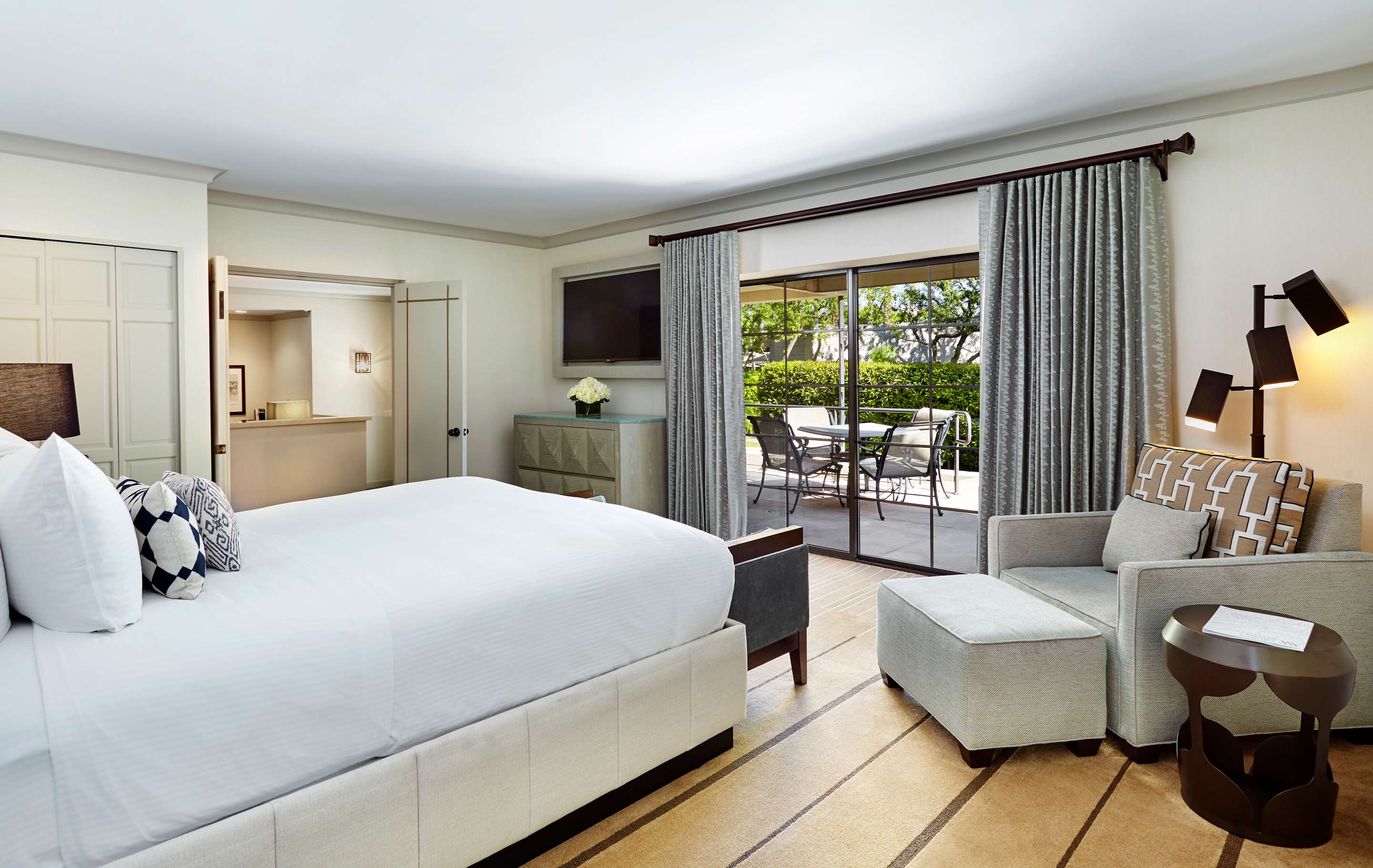 Guest room
