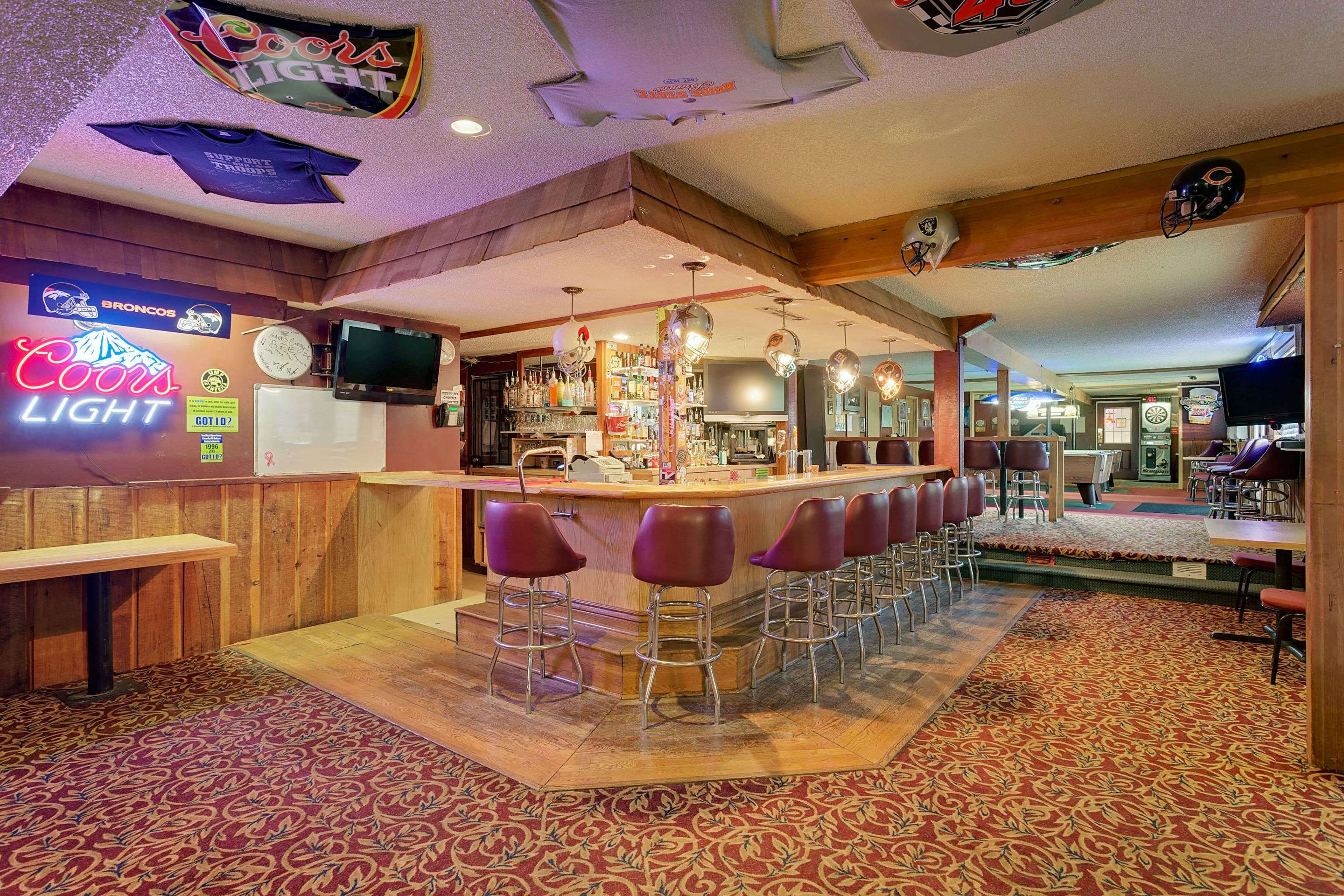 BarLounge | Knights Inn Evanston