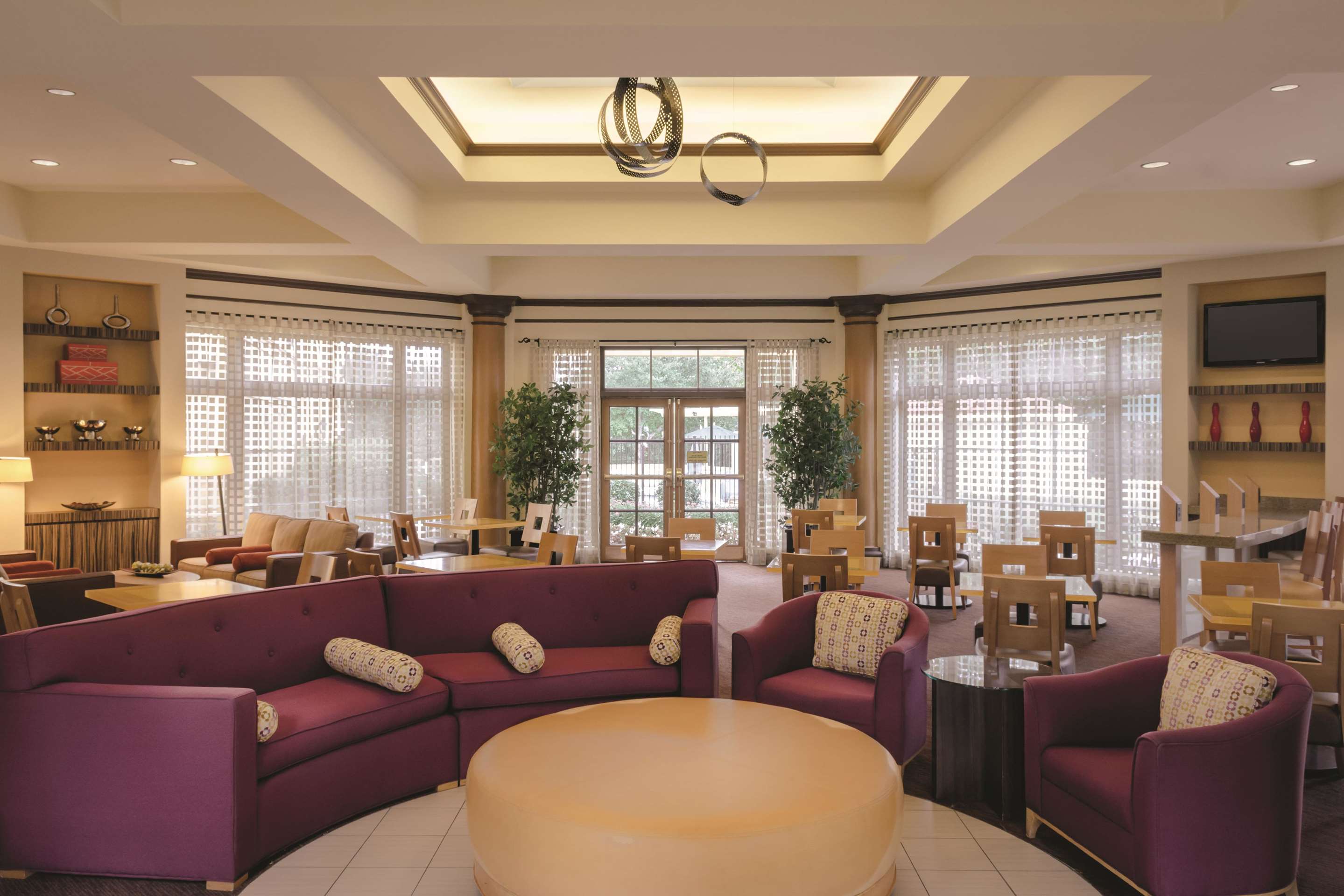 Lobby | La Quinta Inn & Suites by Wyndham Memphis Primacy Parkway