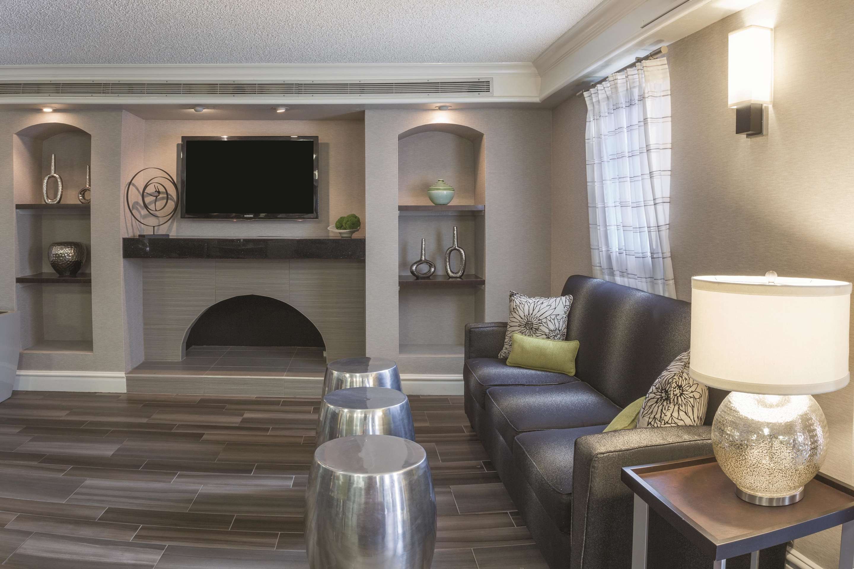 Lobby | La Quinta Inn by Wyndham Ventura