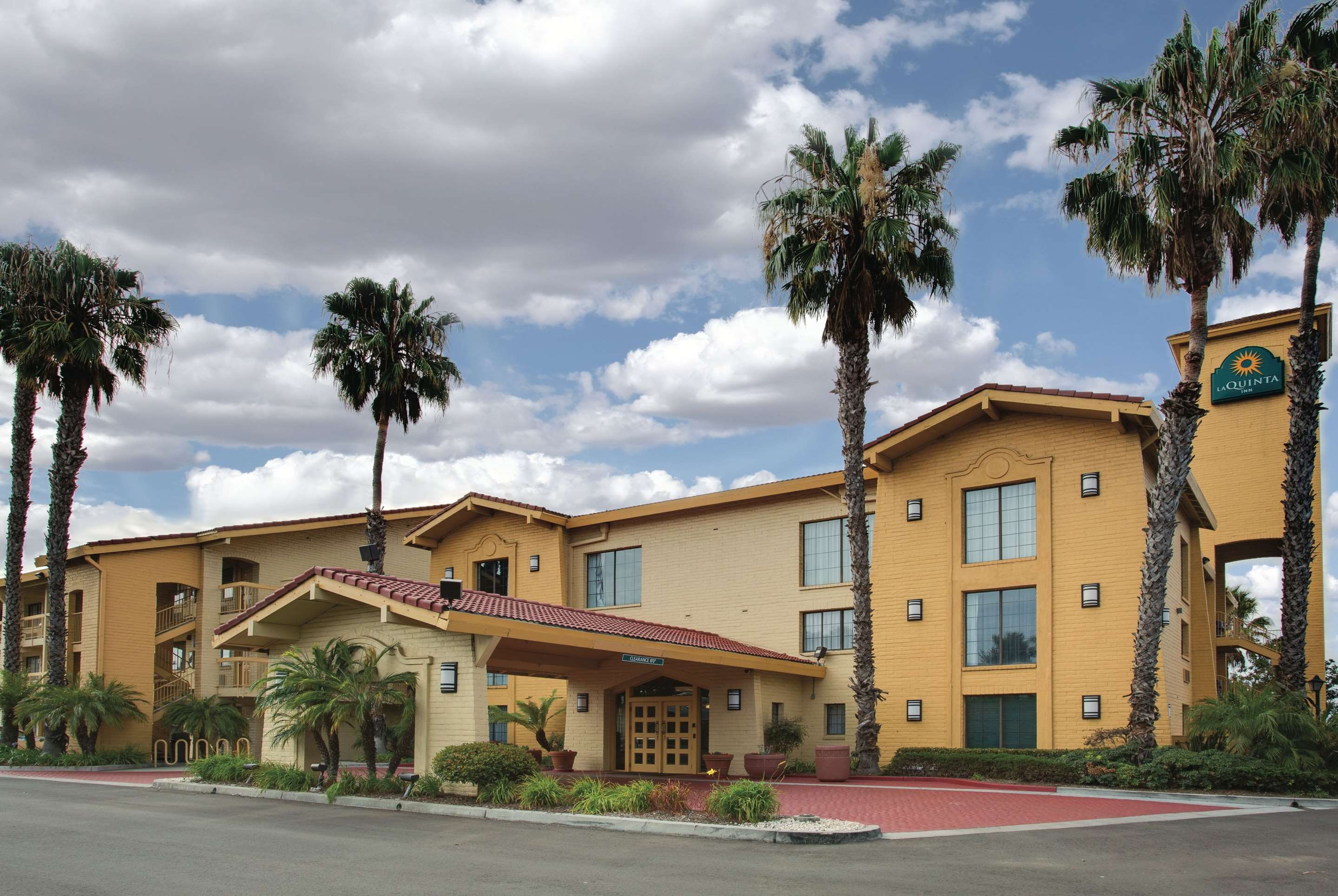 Exterior | La Quinta Inn by Wyndham Ventura