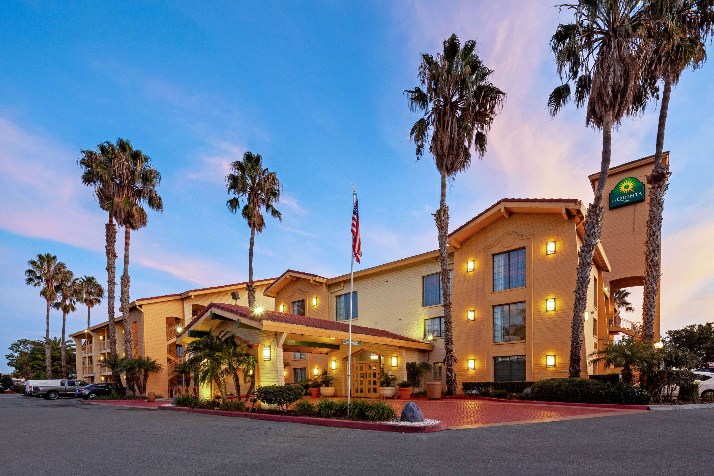 Exterior | La Quinta Inn by Wyndham Ventura