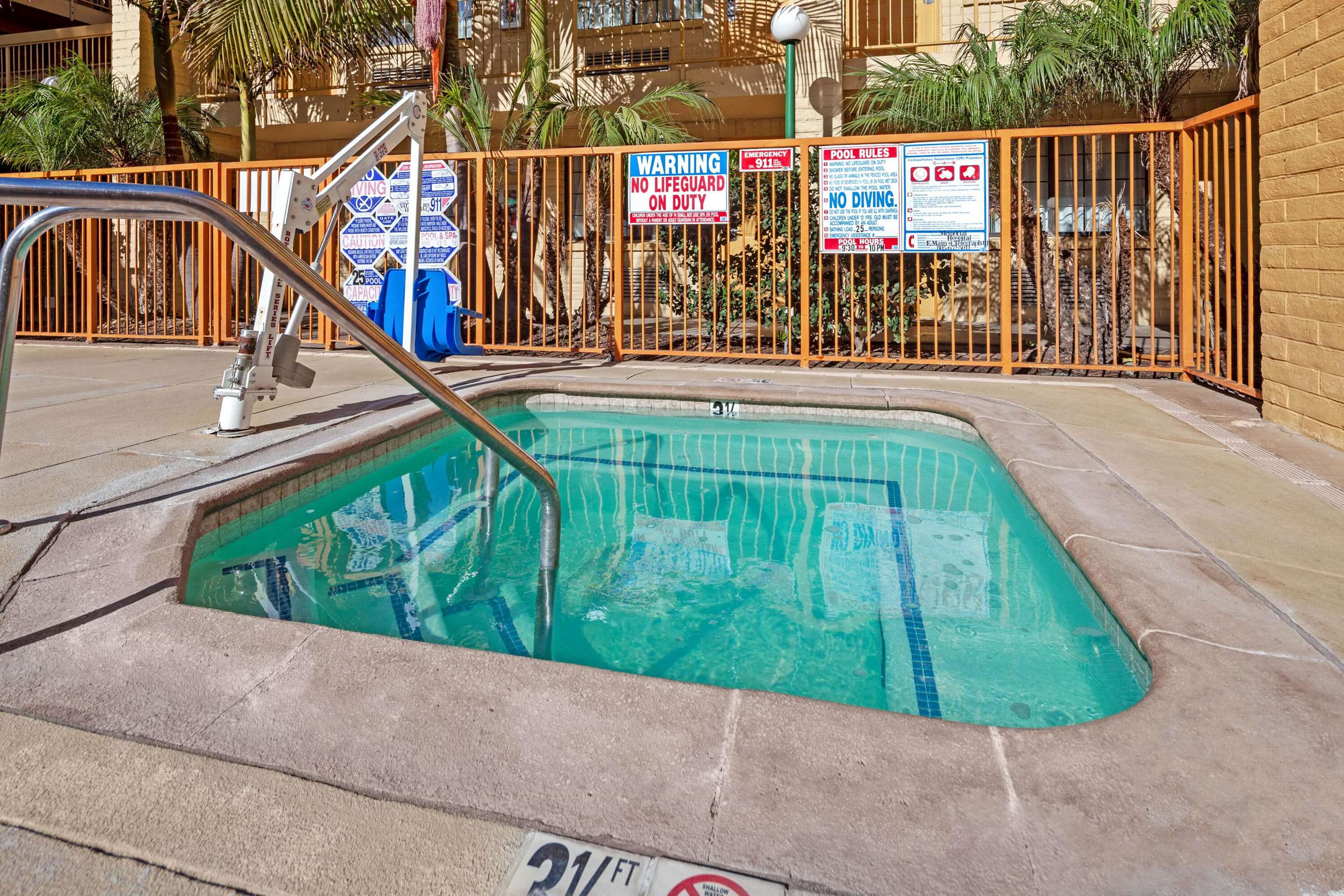 Pool | La Quinta Inn by Wyndham Ventura