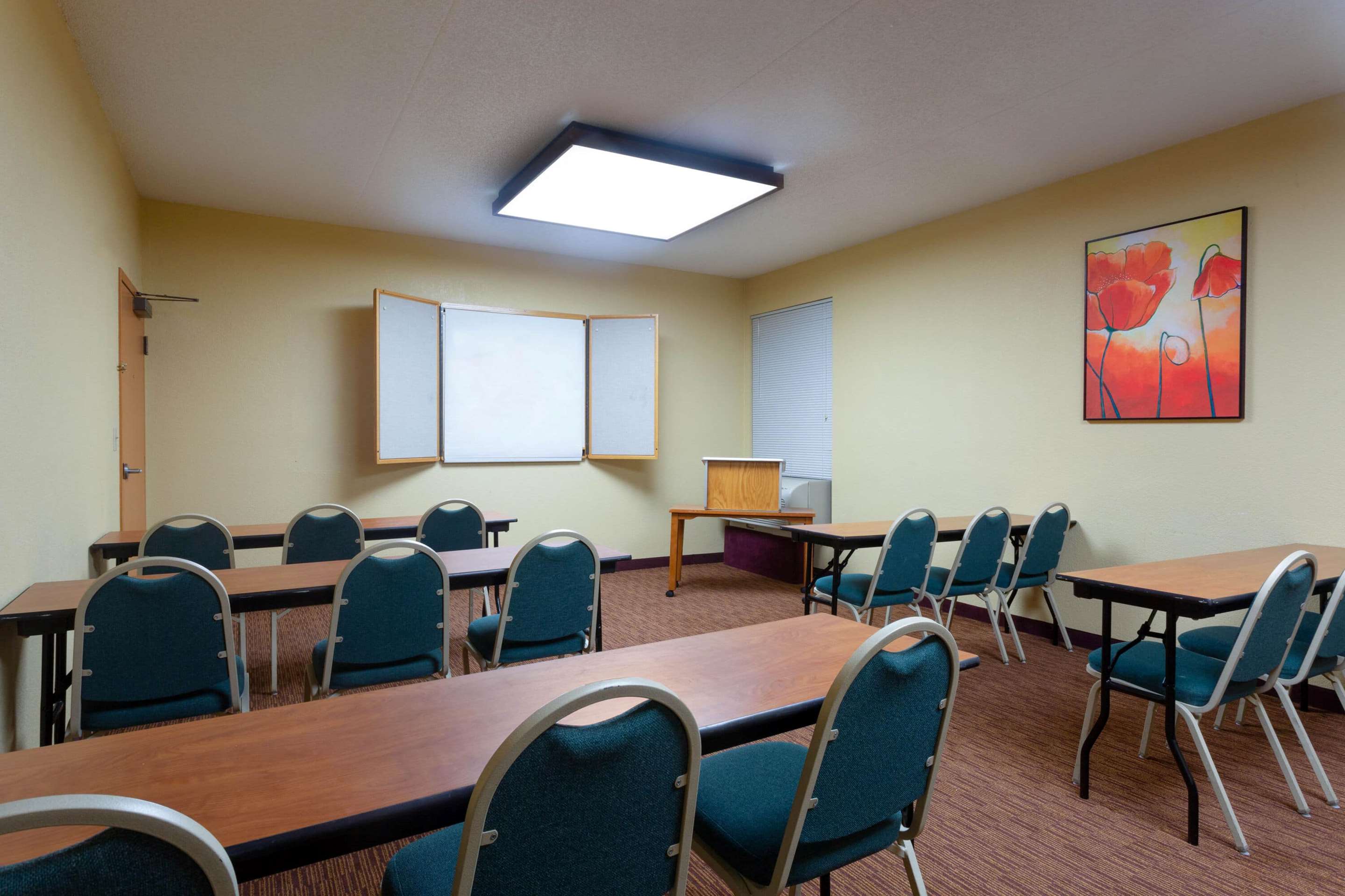 Meeting Room | La Quinta Inn & Suites by Wyndham Charlotte Airport North