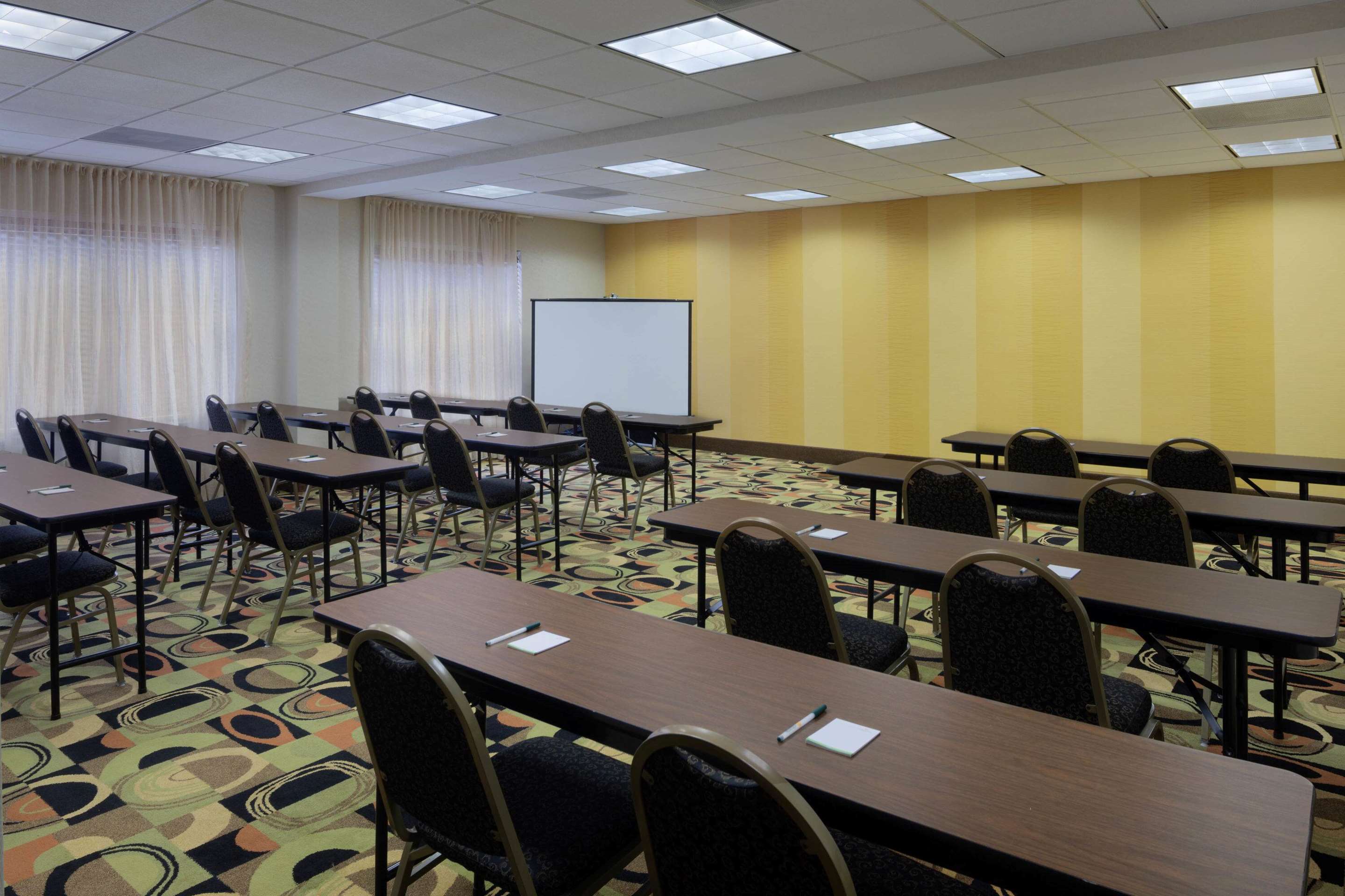 Meeting Room | Best Western Plus Dalton Inn