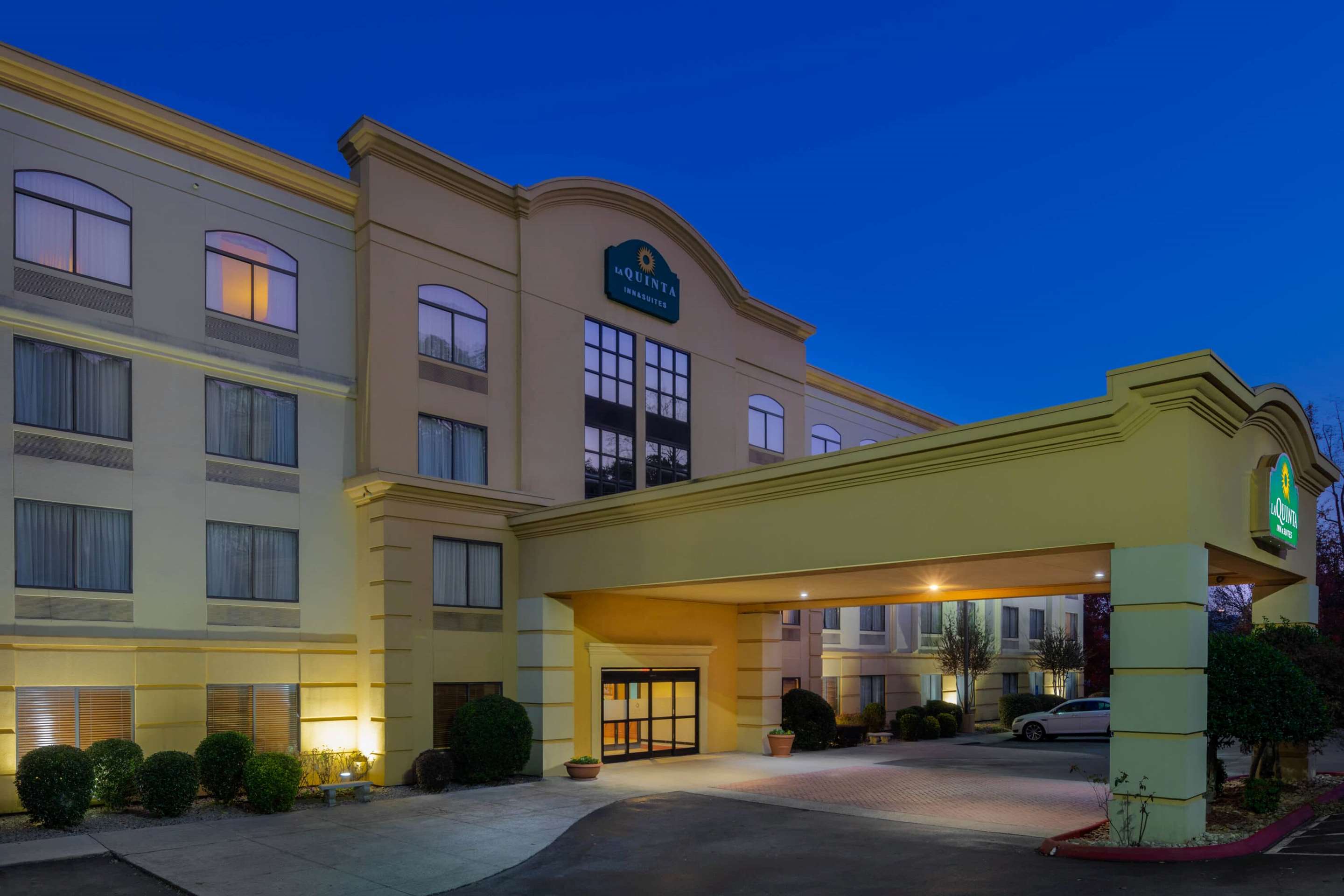 Exterior | Best Western Plus Dalton Inn