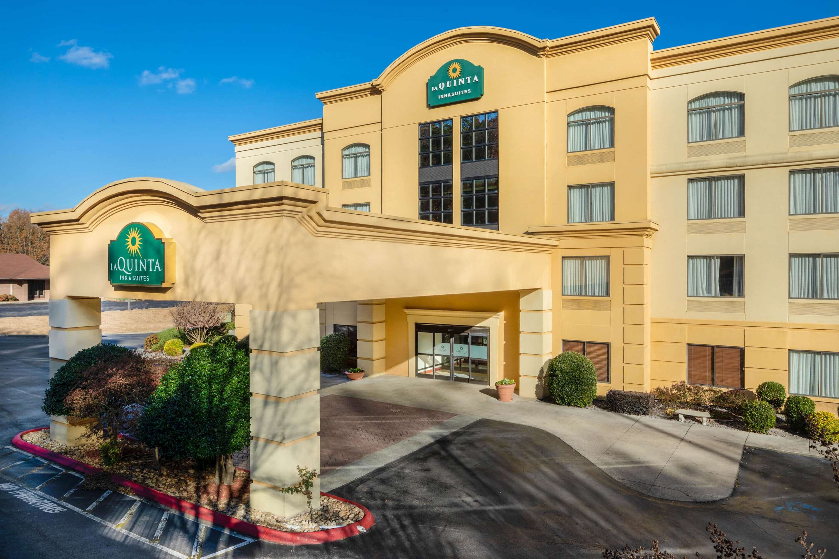 Exterior | Best Western Plus Dalton Inn