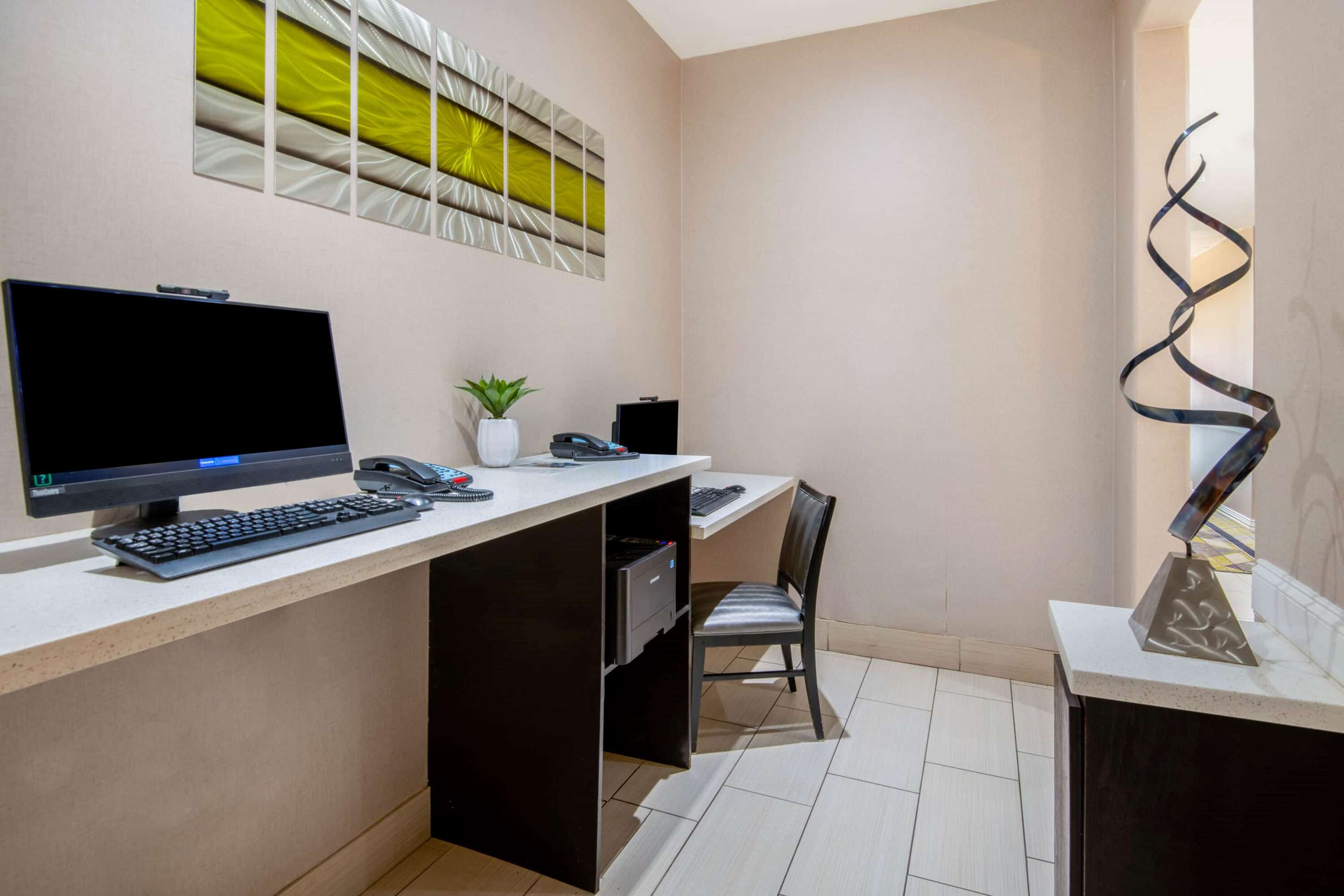 Business Center | Holiday Inn Express & Suites Ardmore by IHG