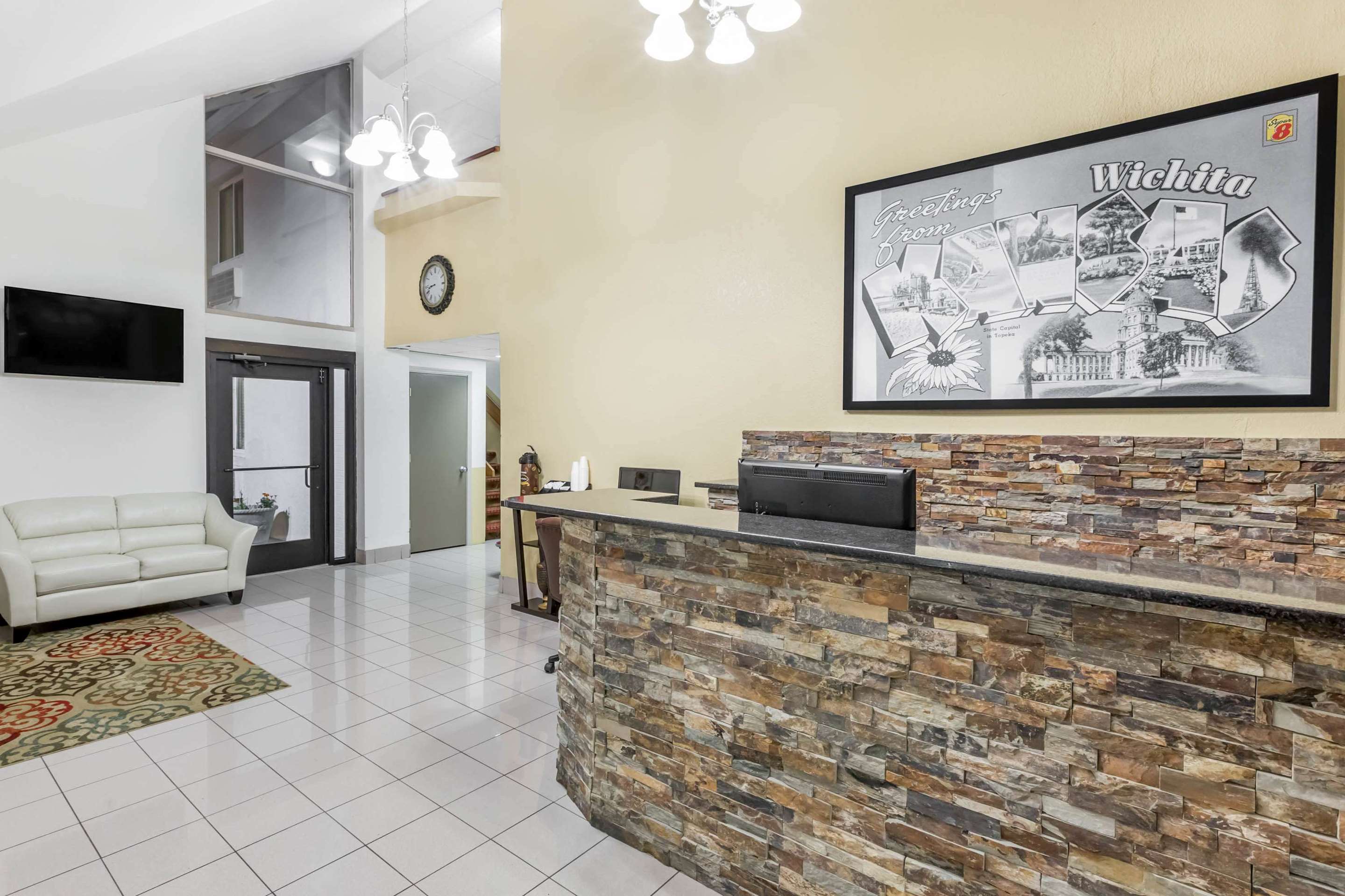 Lobby | Super 8 by Wyndham Wichita Airport