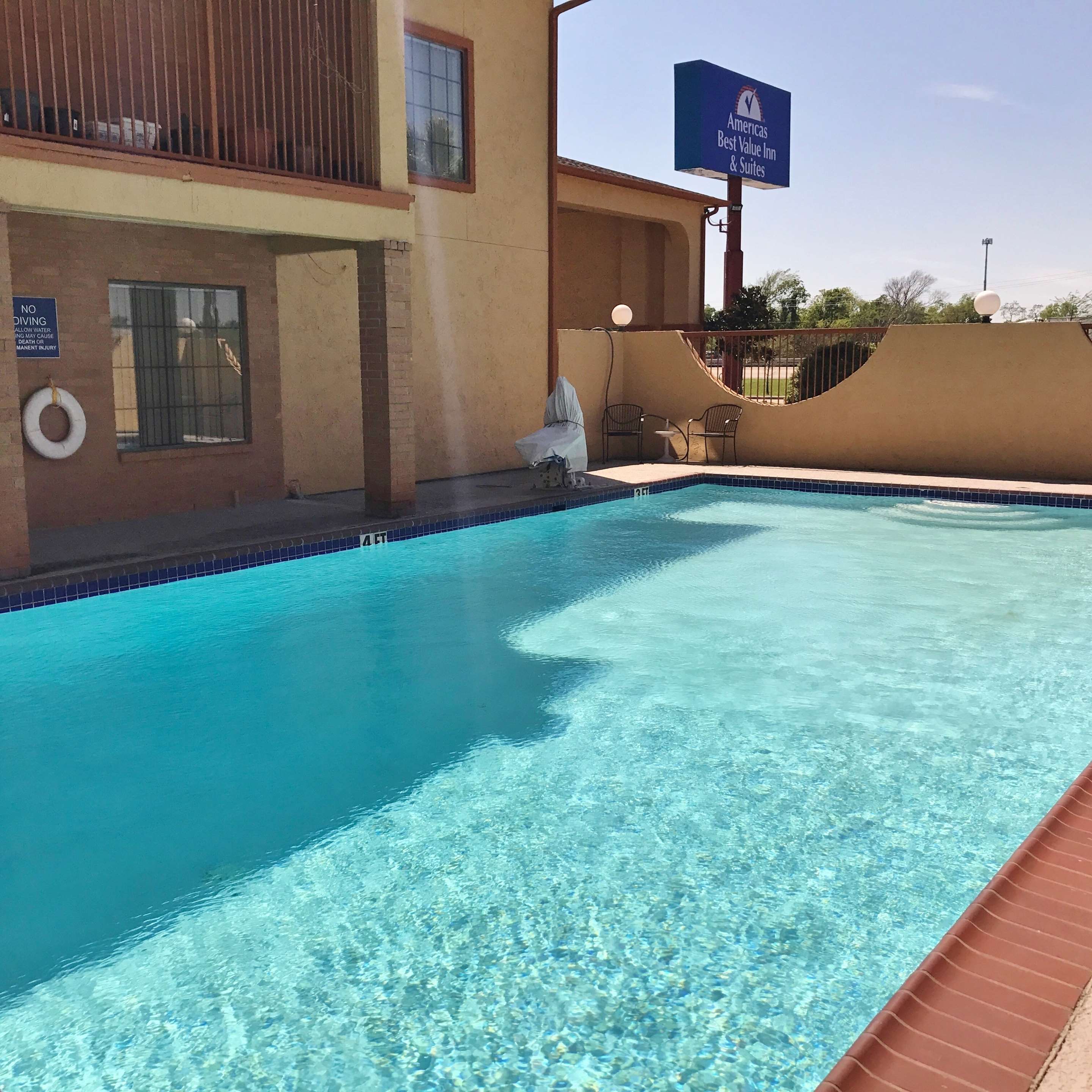 Pool | Americas Best Value Inn & Suites La Porte/Houston