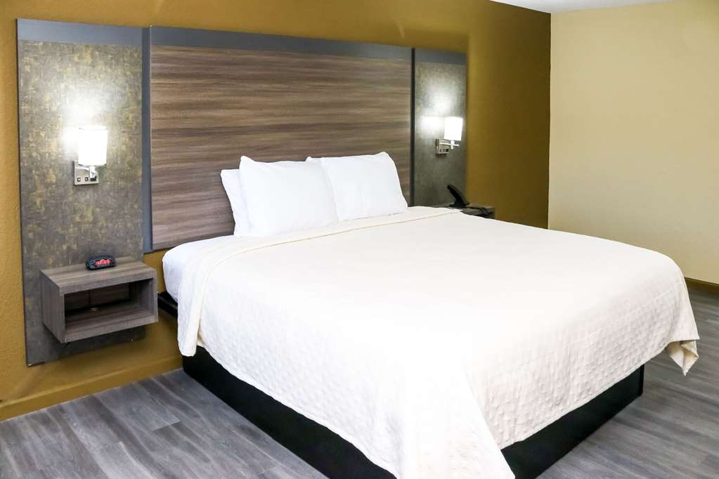 Guest room with king bed(s)