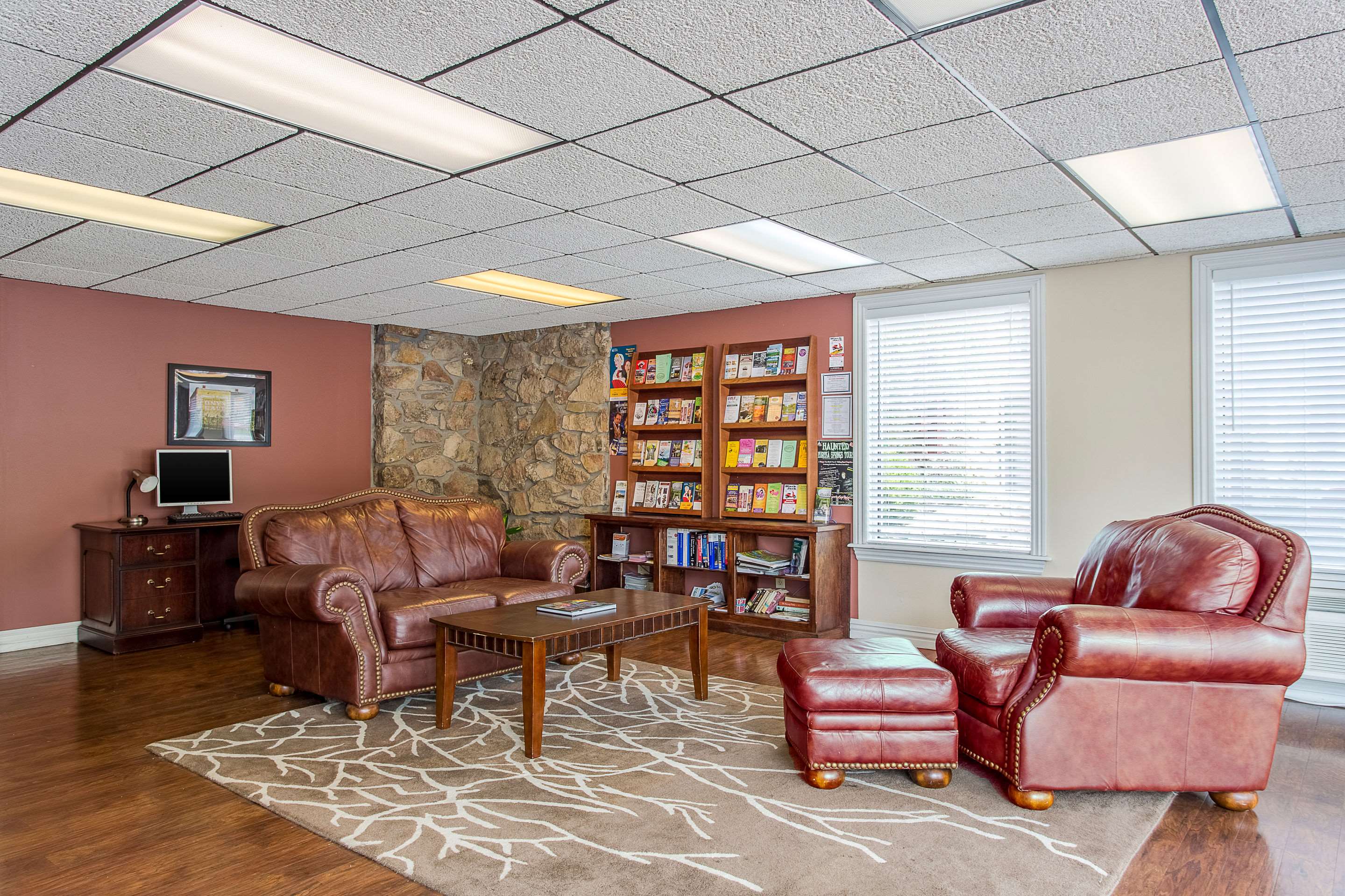 Hotel lobby | Econo Lodge