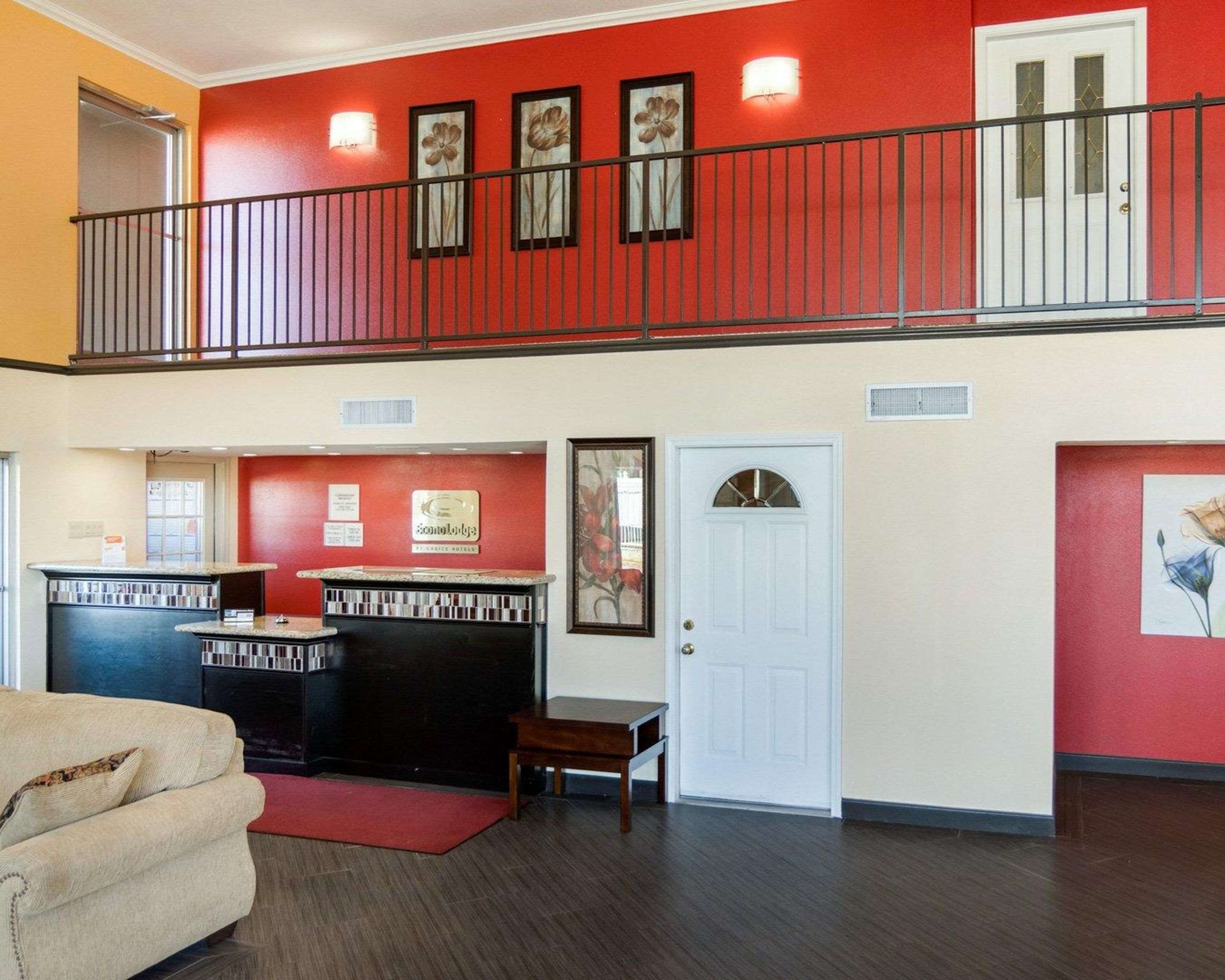 Lobby | Econo Lodge Russellville I-40