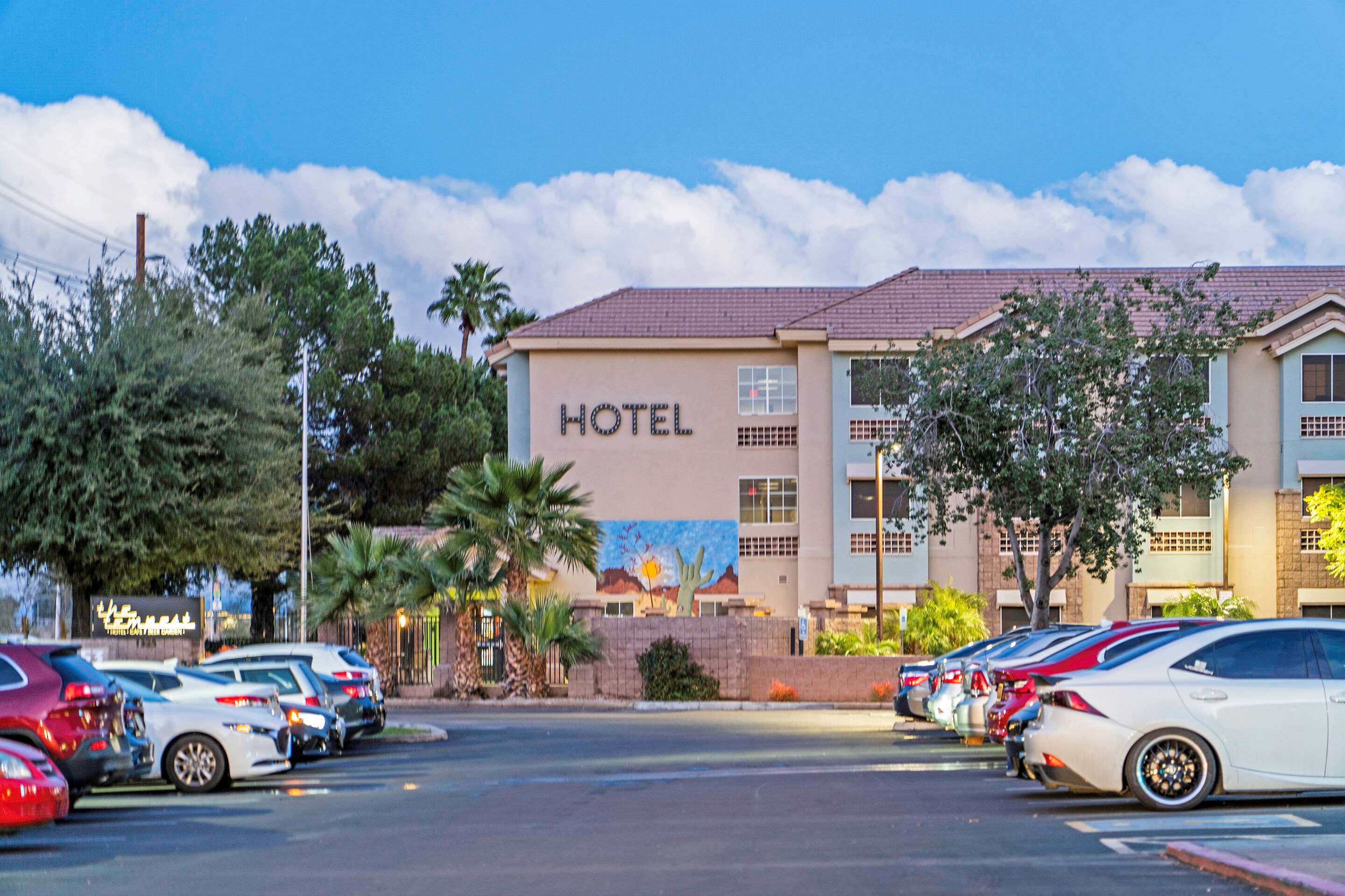 Hotel entrance | Hotel Tempest, Trademark Collection by Wyndham