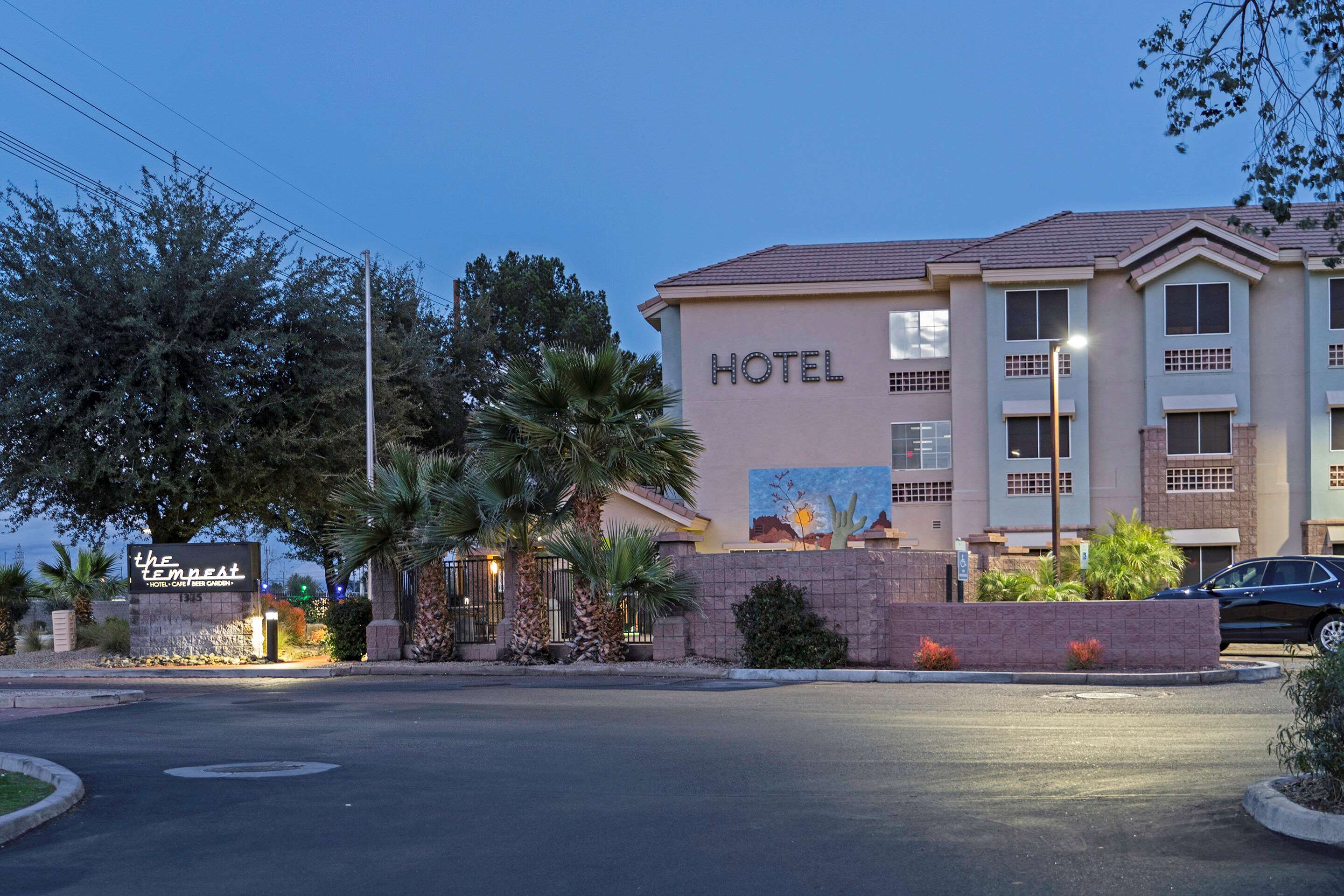 Hotel entrance | Hotel Tempest, Trademark Collection by Wyndham