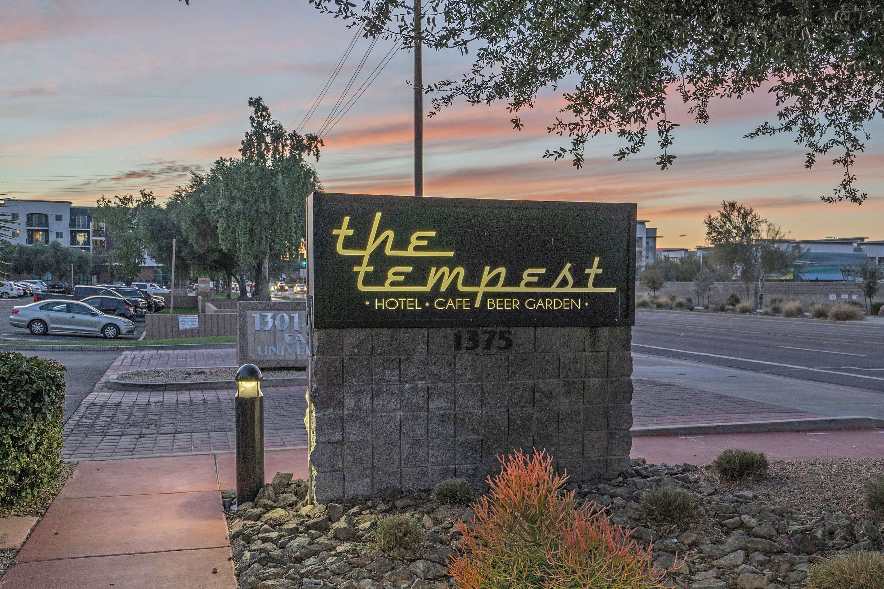 Hotel entrance | Hotel Tempest, Trademark Collection by Wyndham