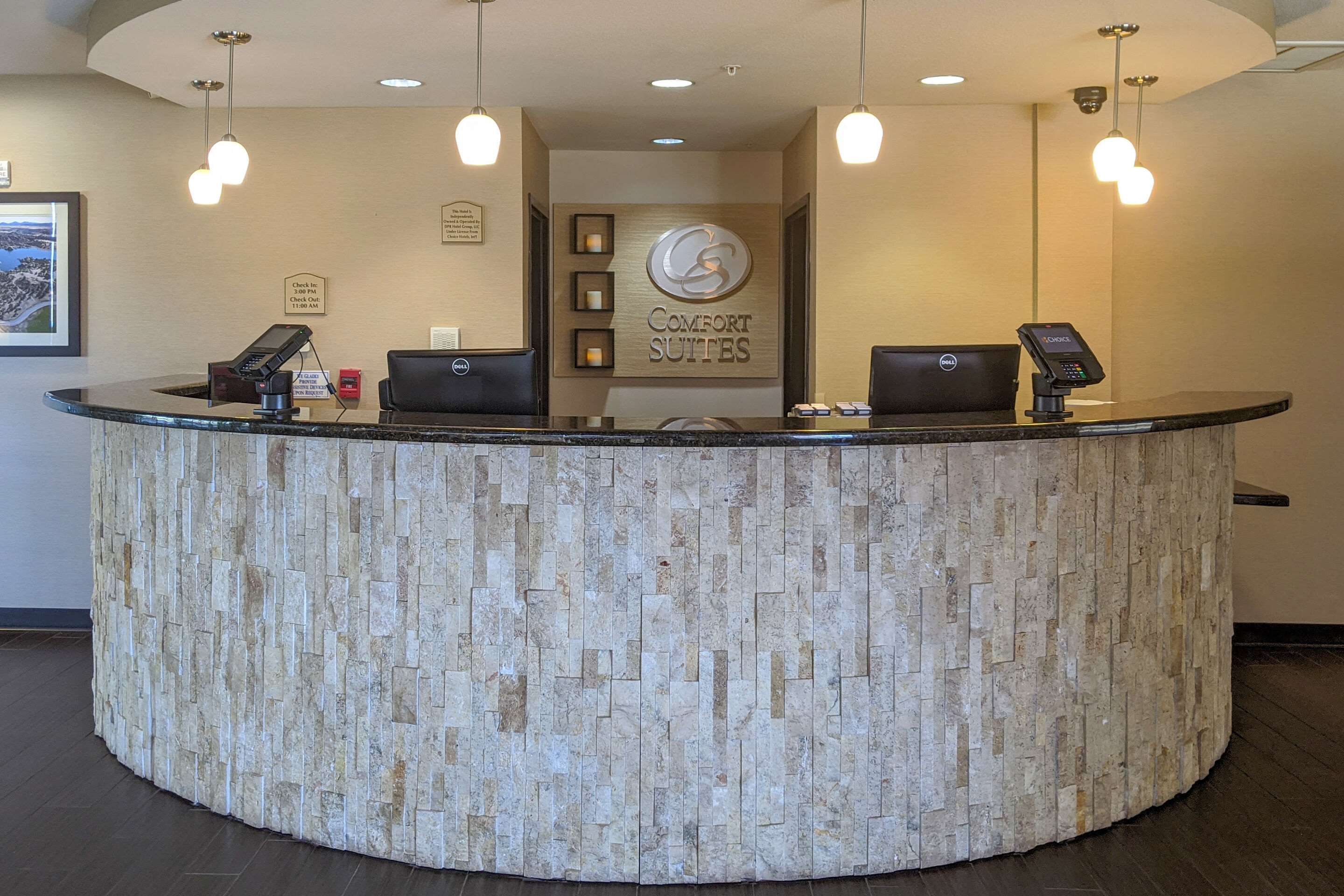 Lobby with sitting area