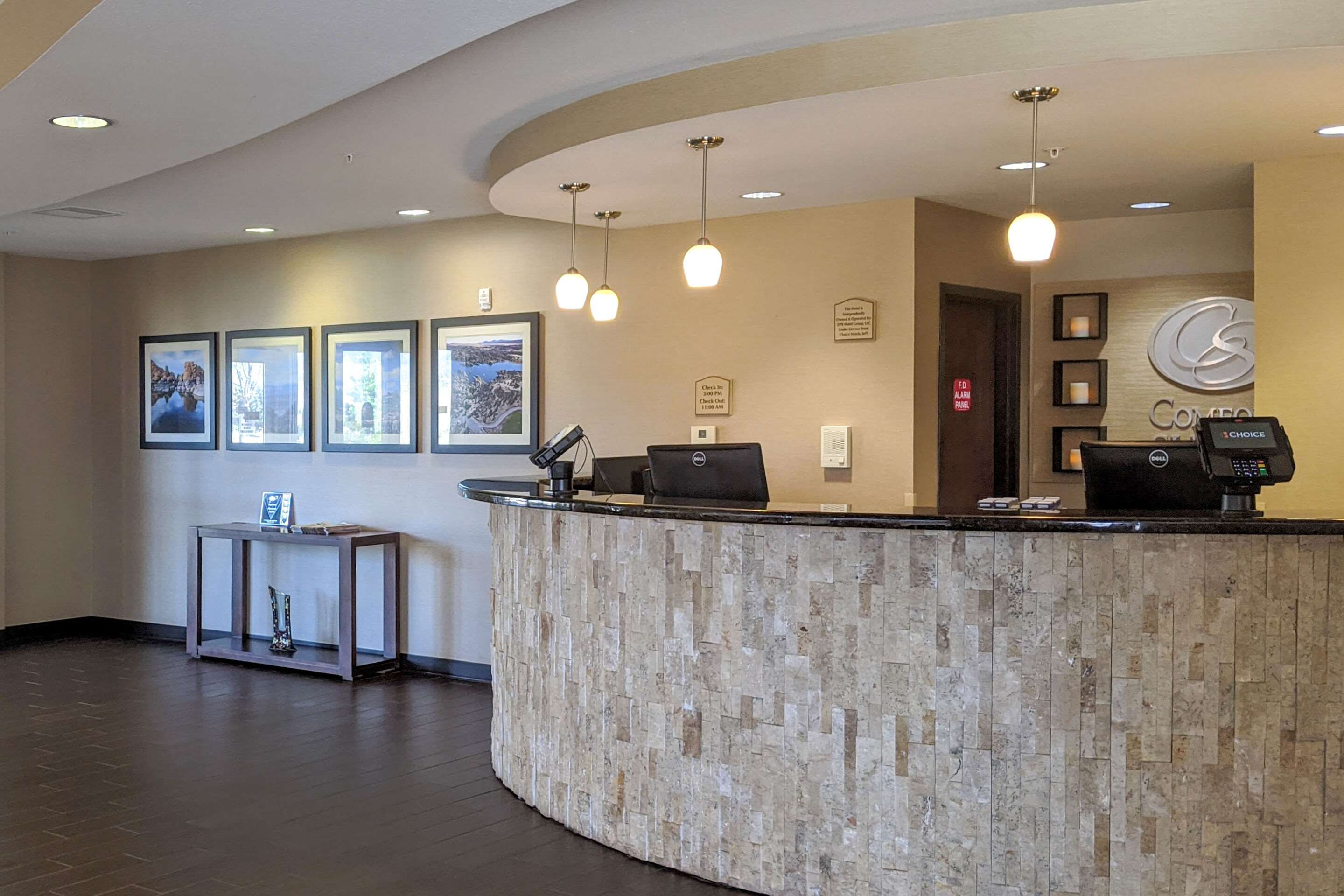 Lobby with sitting area