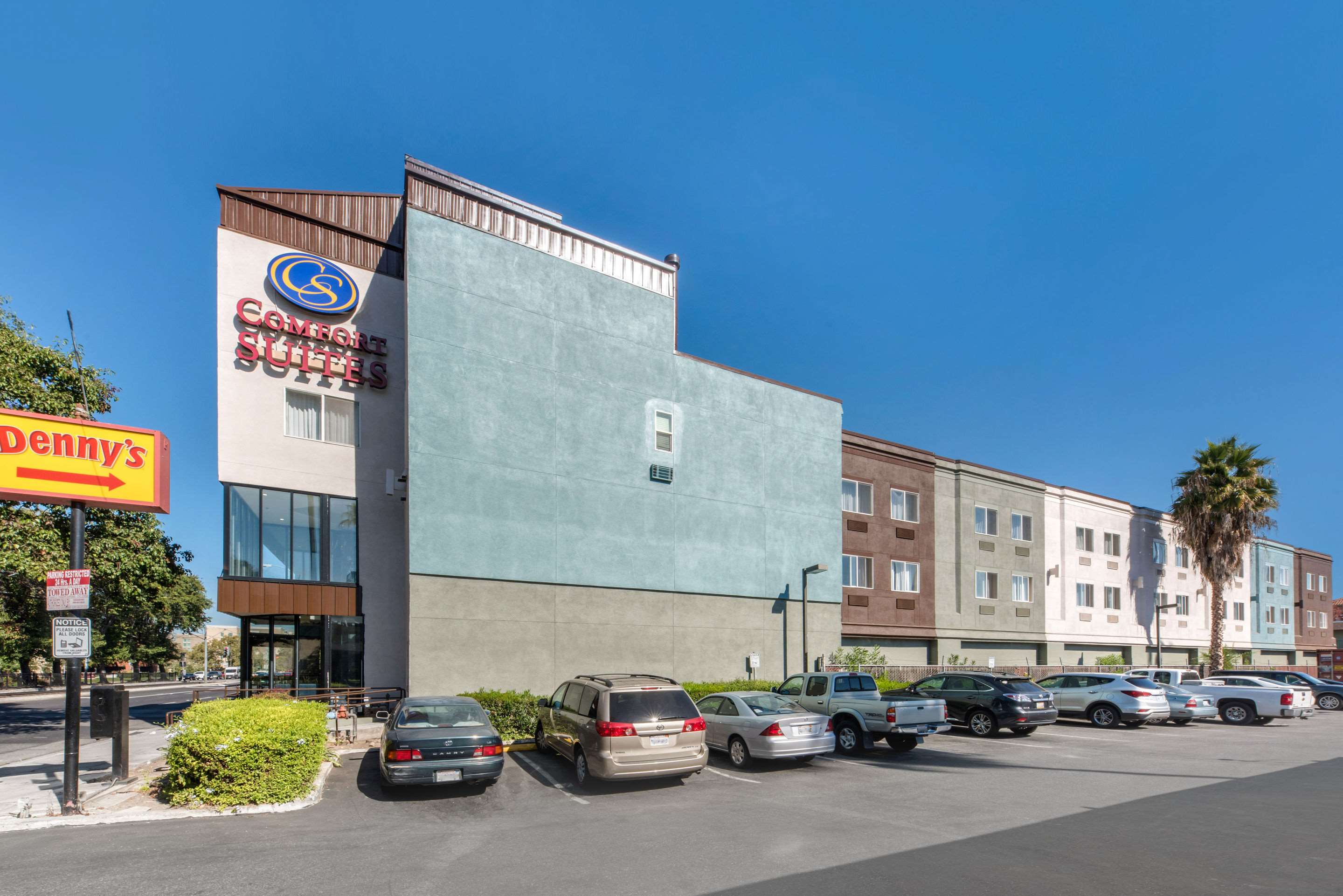 Hotel exterior | Comfort Suites San Jose Airport