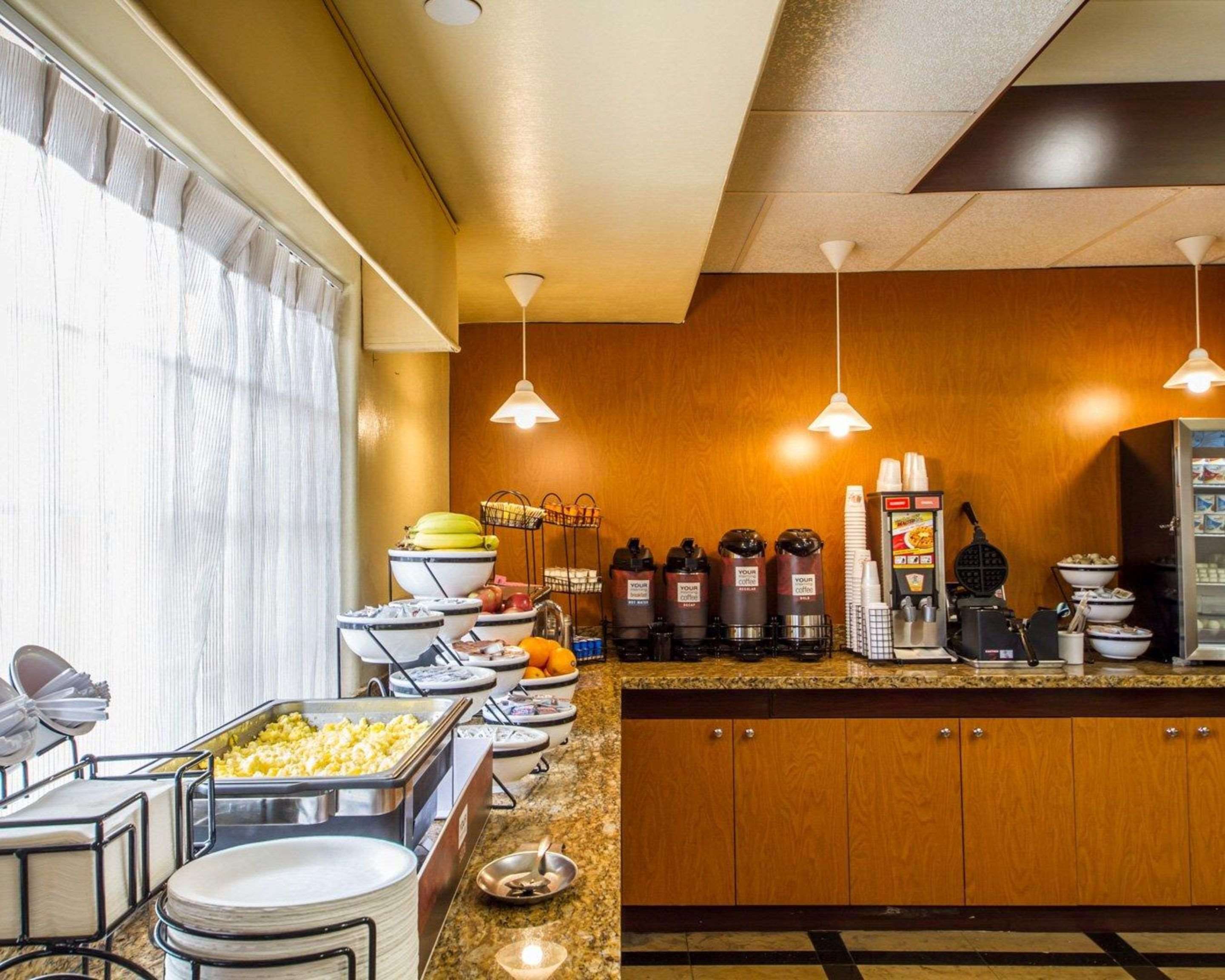 Breakfast counter | Comfort Inn & Suites Oakland