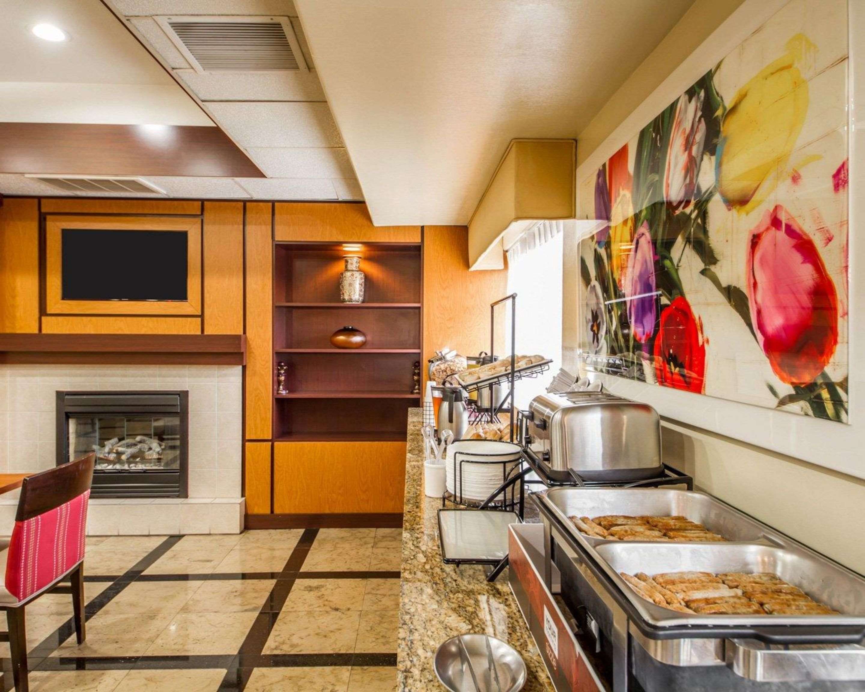 Hot and cold breakfast buffet | Comfort Inn & Suites Oakland