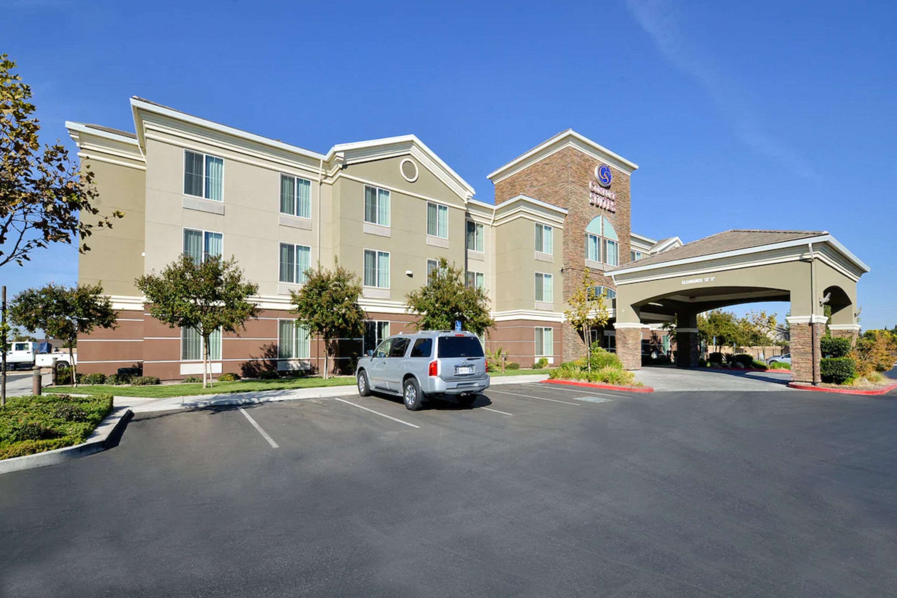 Hotel exterior | Comfort Suites Turlock