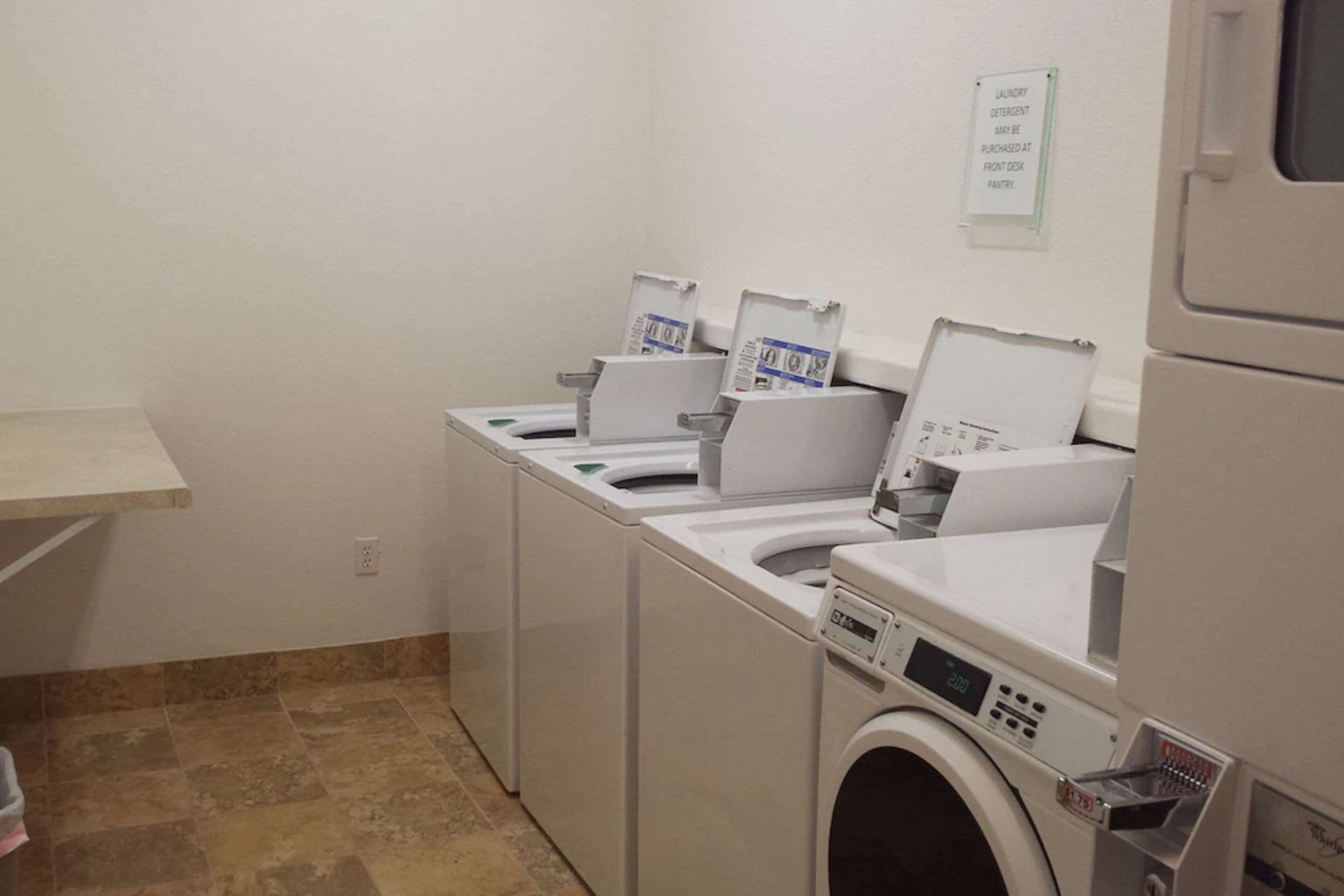 Guest laundry facilities | Comfort Suites Turlock