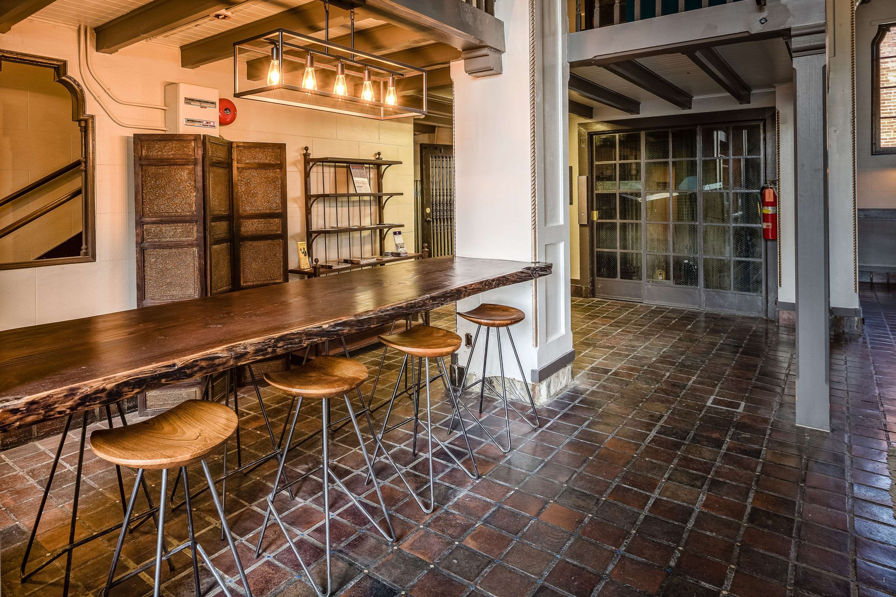 Cocktail lounge | Hotel Petaluma, Ascend Hotel Collection