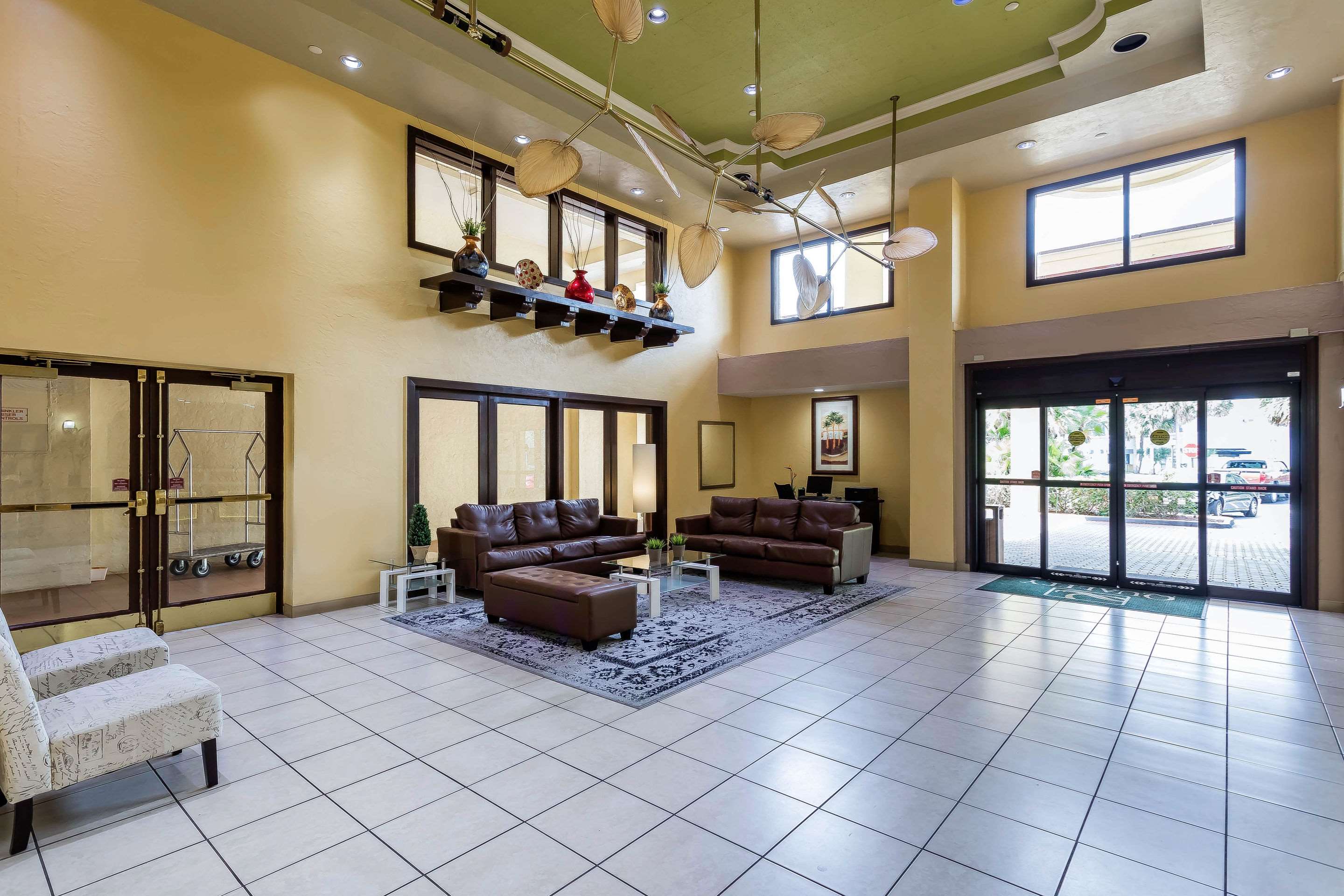 Spacious lobby | Boca Suites Deerfield Beach