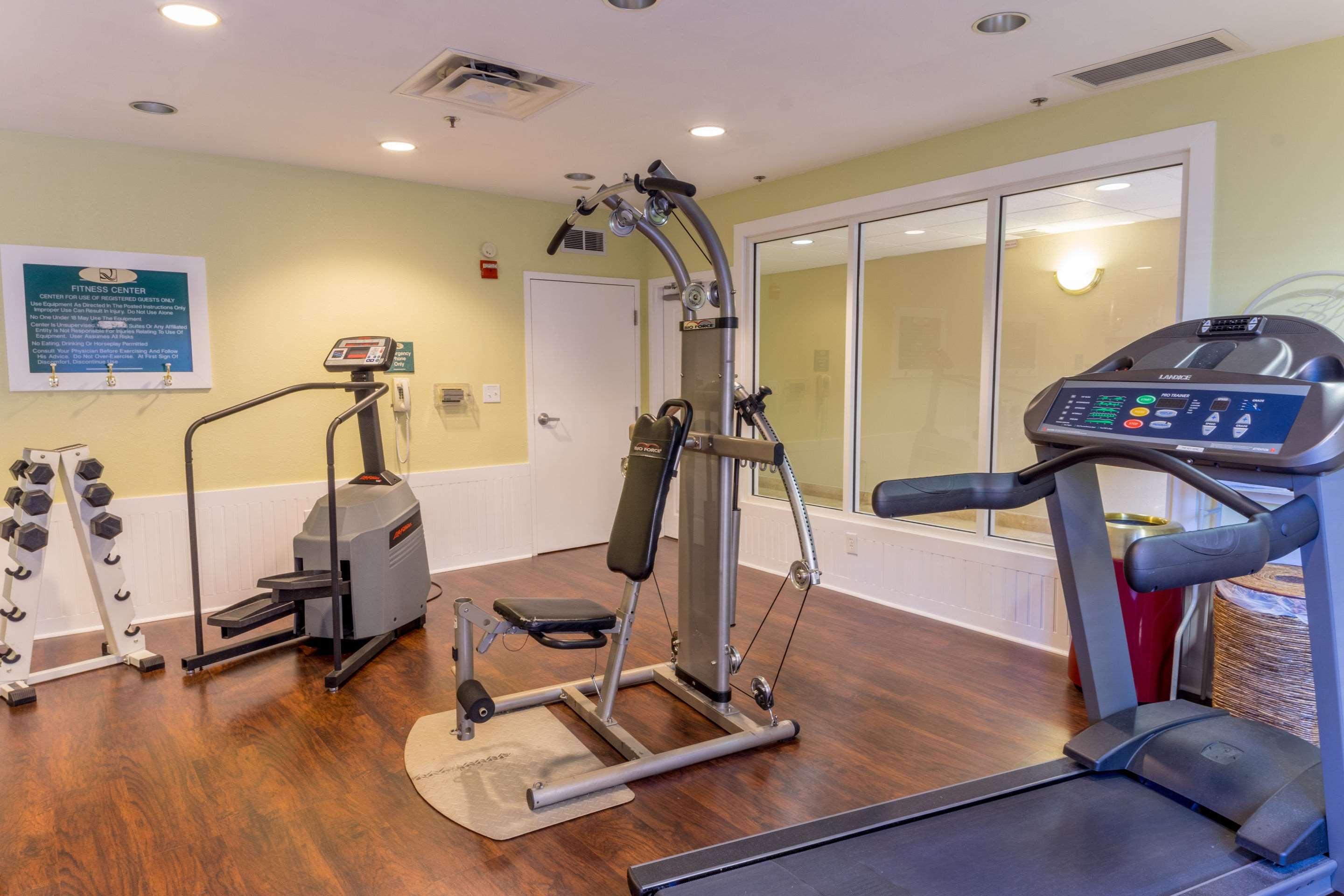 Exercise room | Quality Suites Lake Buena Vista