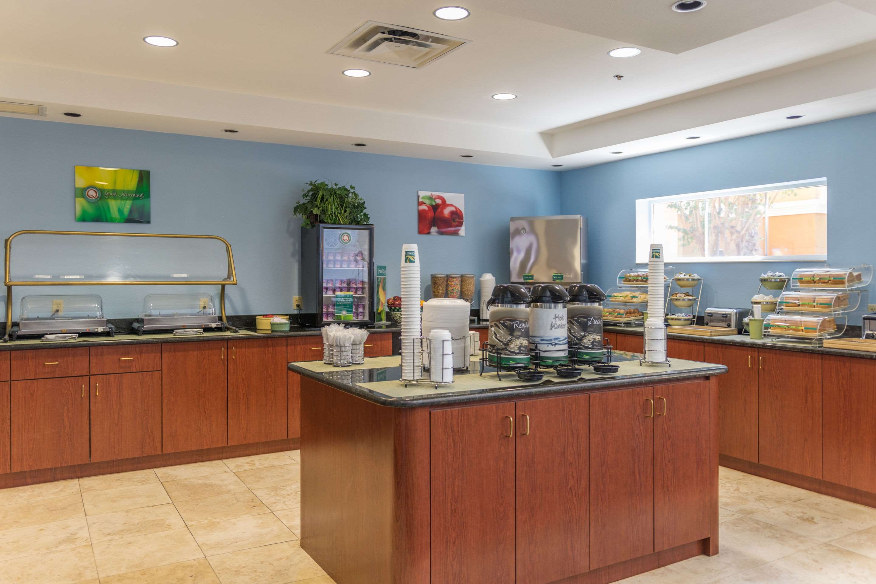 Breakfast counter | Quality Suites Lake Buena Vista