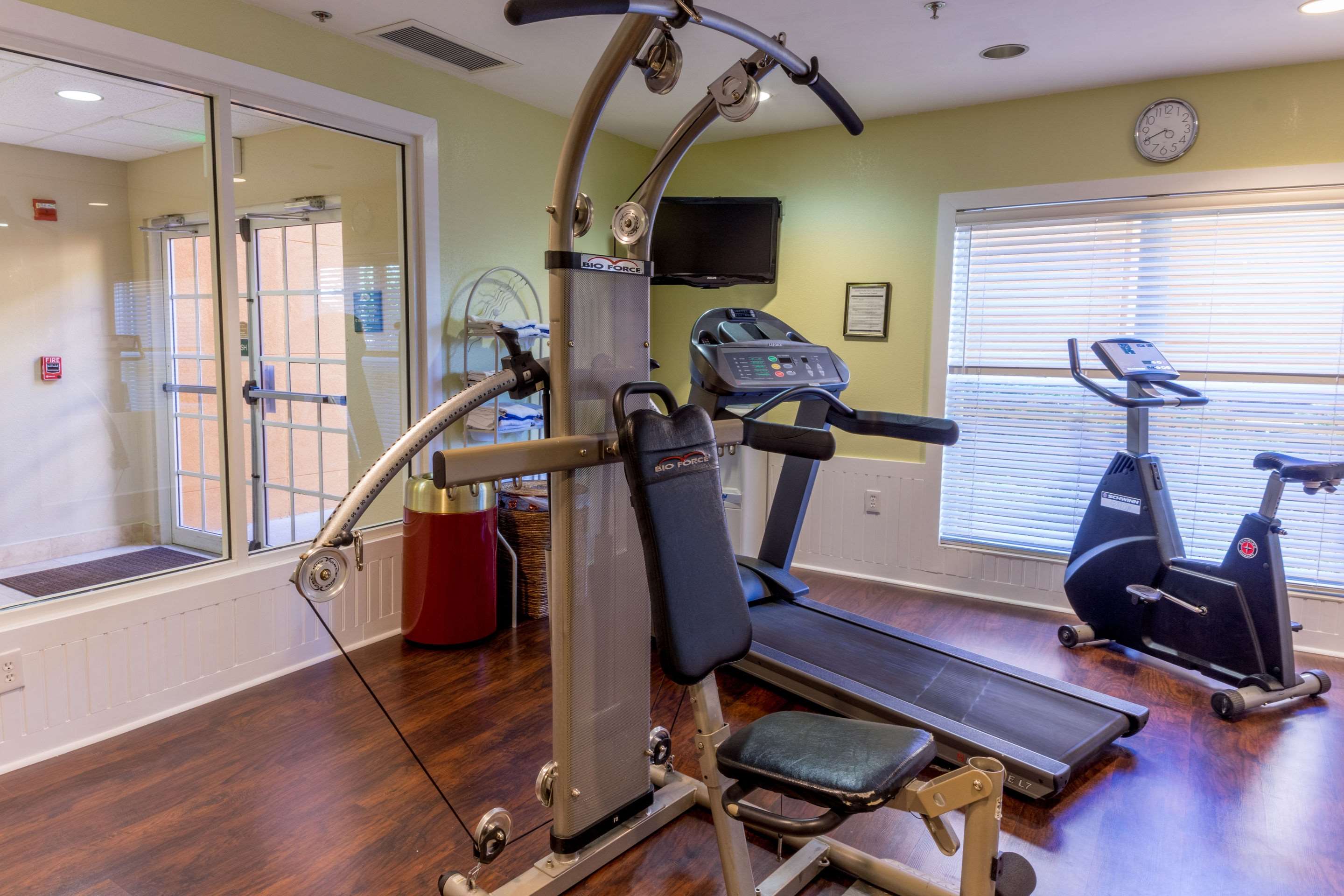 Exercise room | Quality Suites Lake Buena Vista