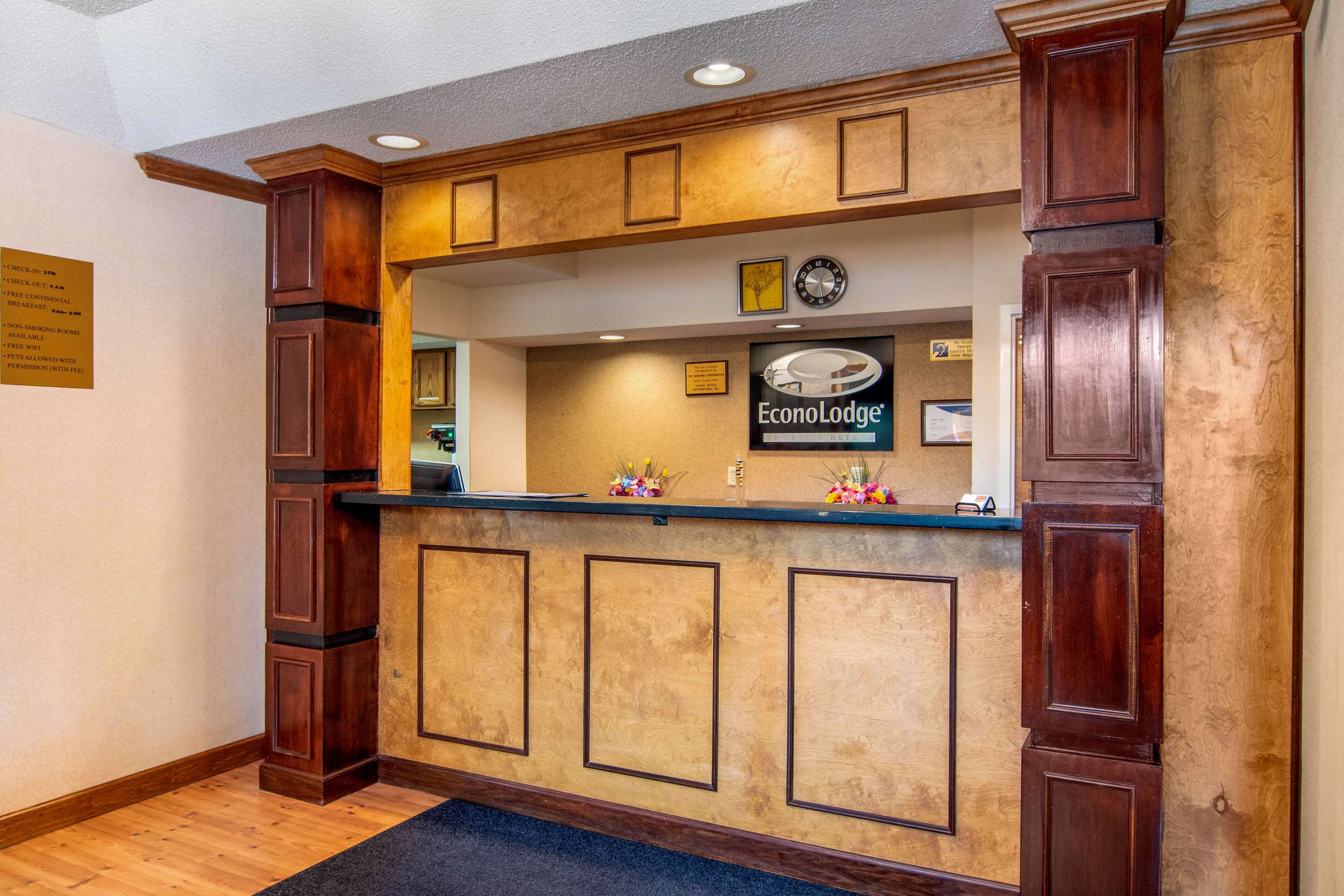 Hotel lobby | Econo Lodge Helen