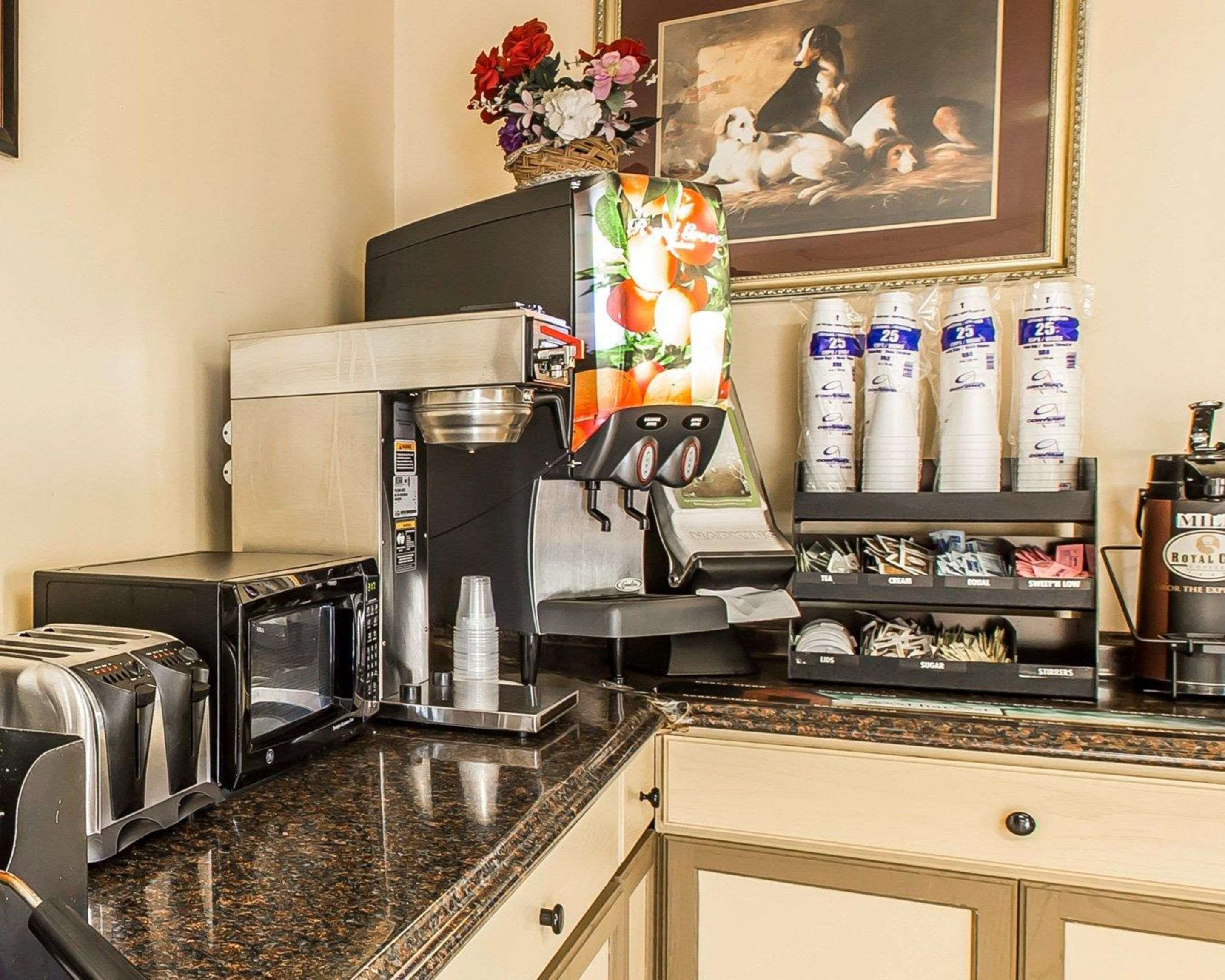 Assorted breakfast items | Econo Lodge