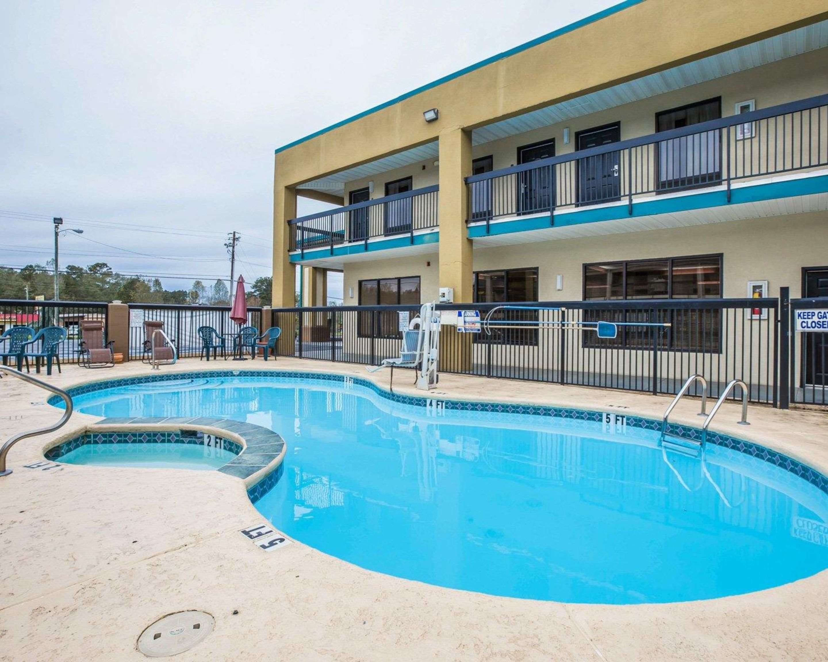 Outdoor pool | Quality Inn & Suites